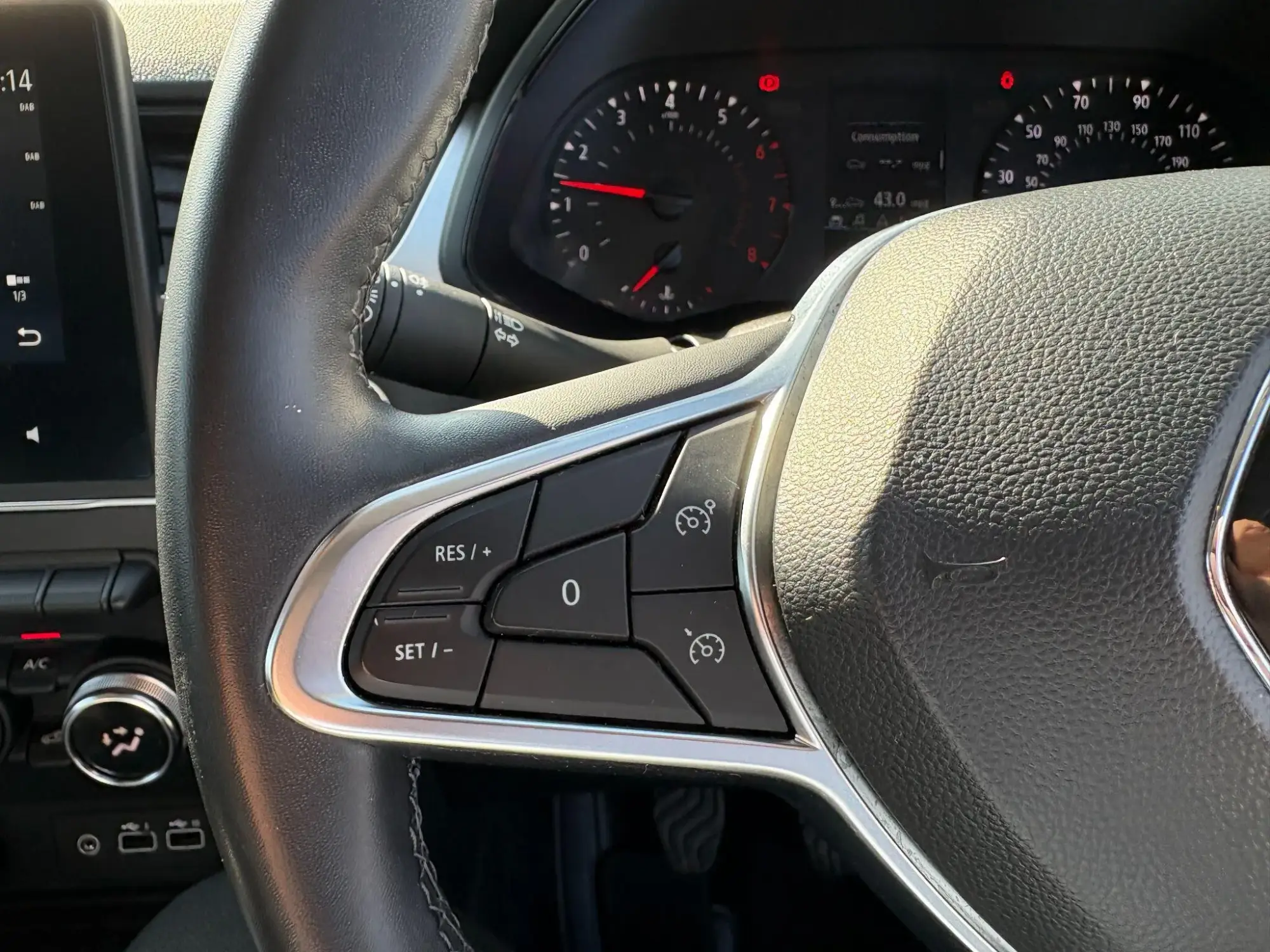 Renault Captur Image 24