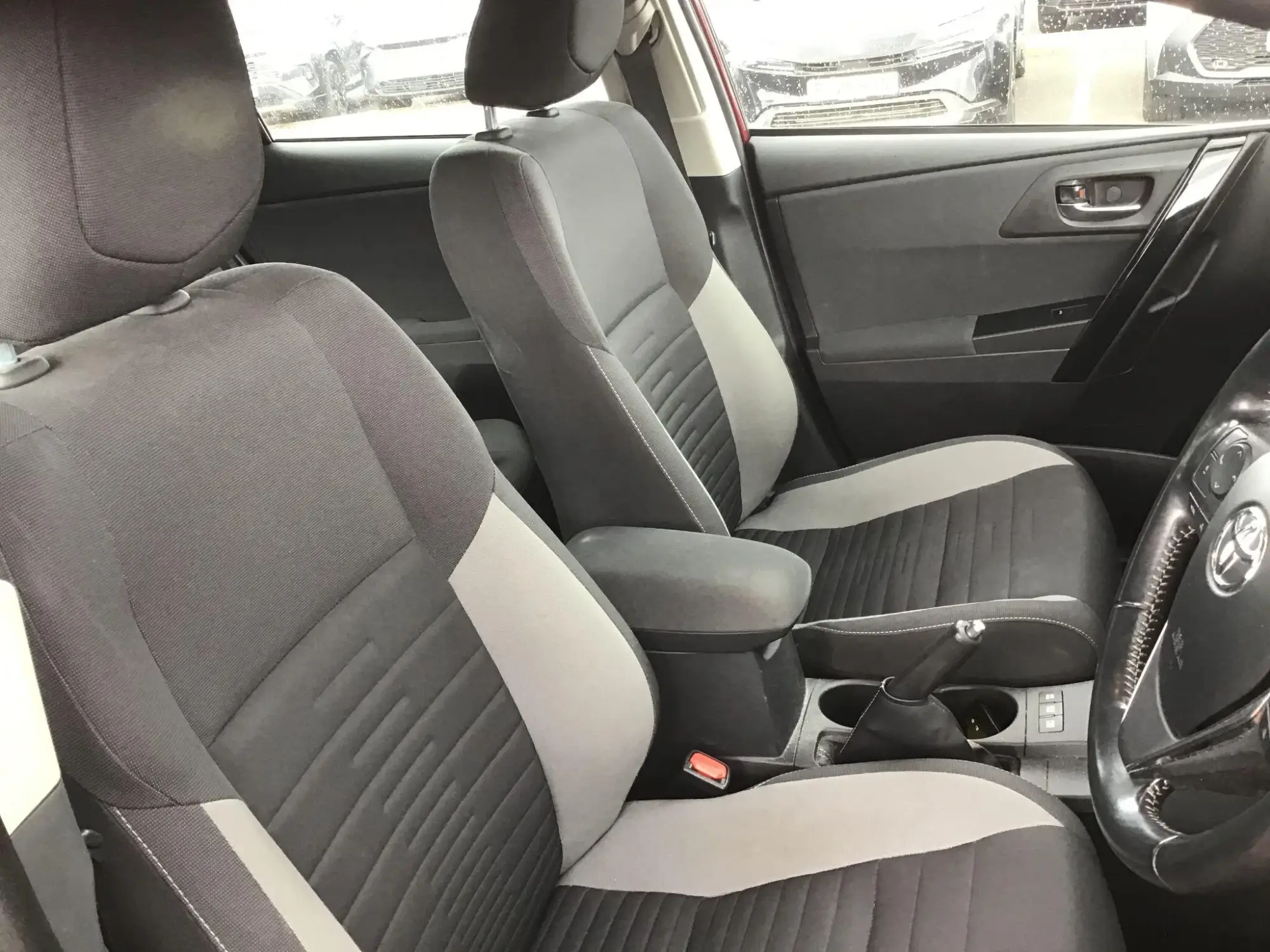 Toyota Auris Image 12 Toyota Auris Image 12