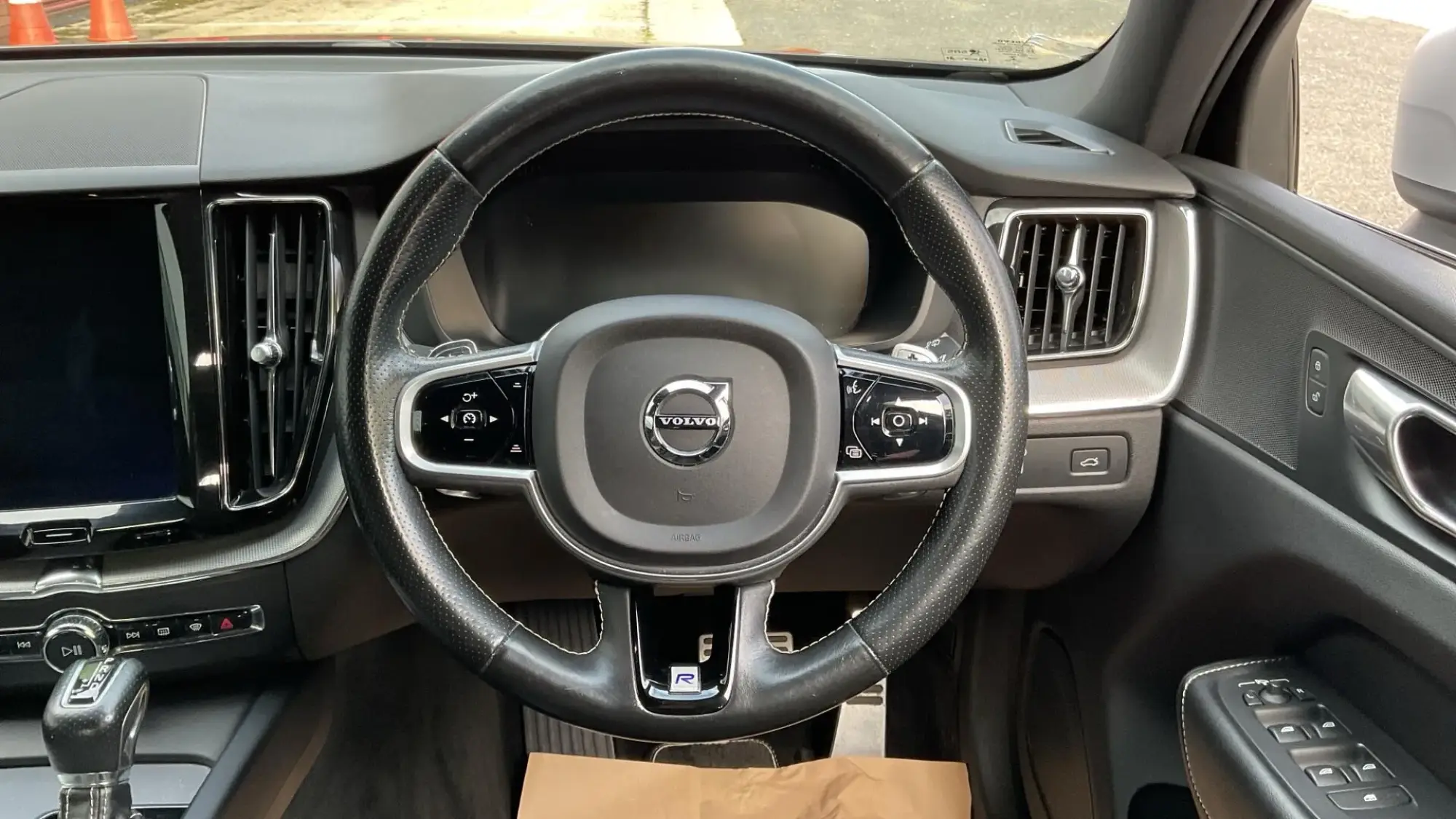 Volvo XC60 Image 10