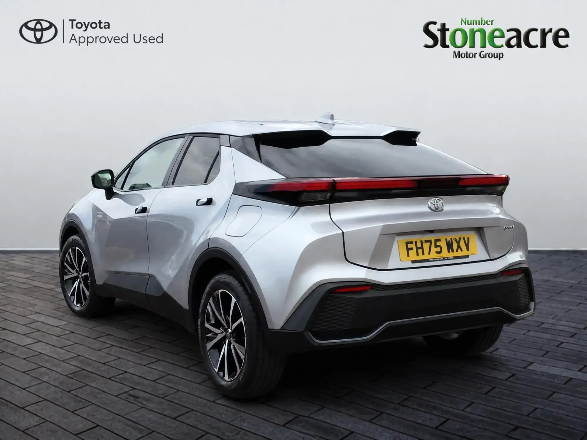 Toyota C-HR Plug-in Hybrid Image 4