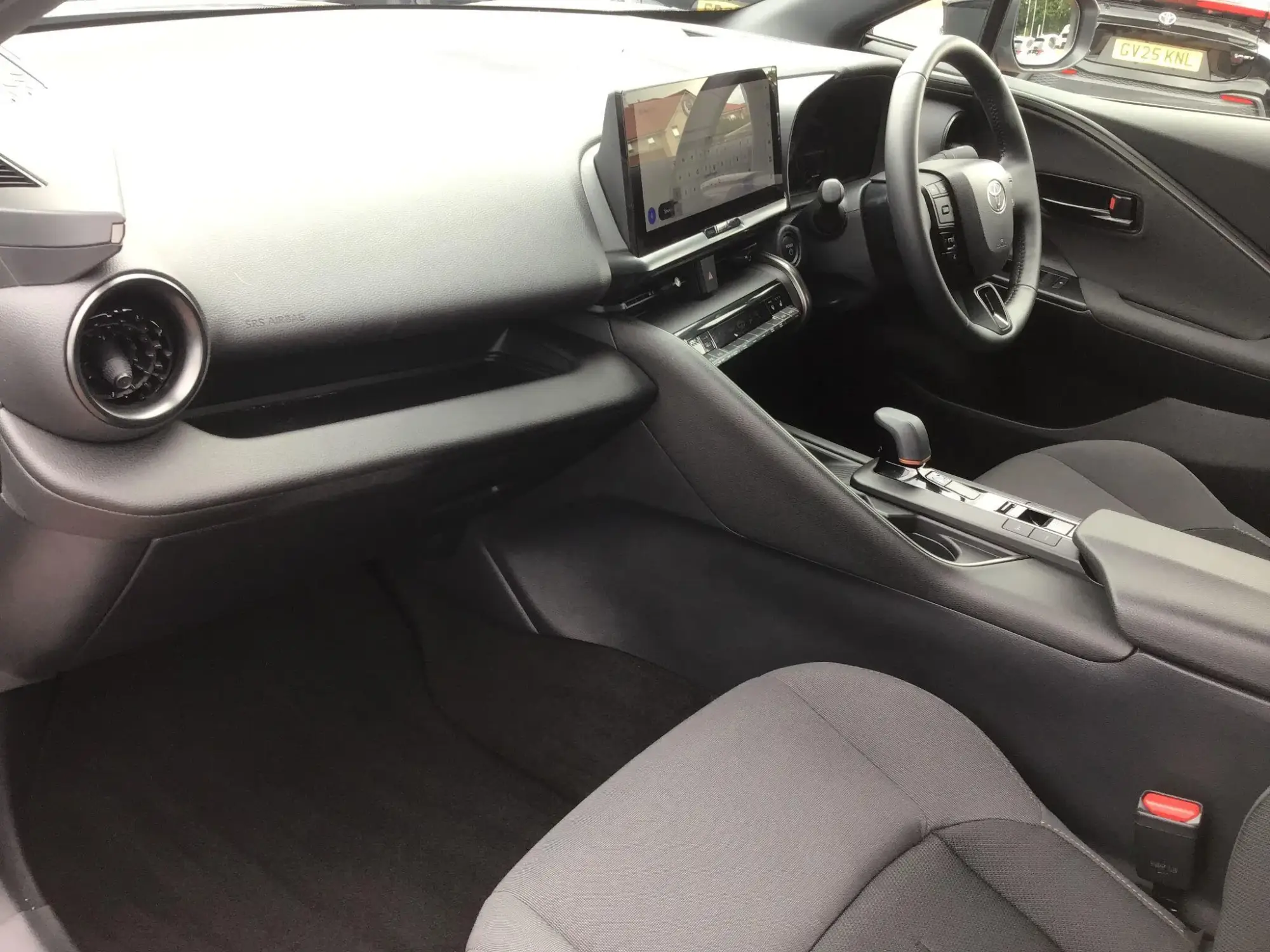 Toyota C-HR Plug-in Hybrid Image 5
