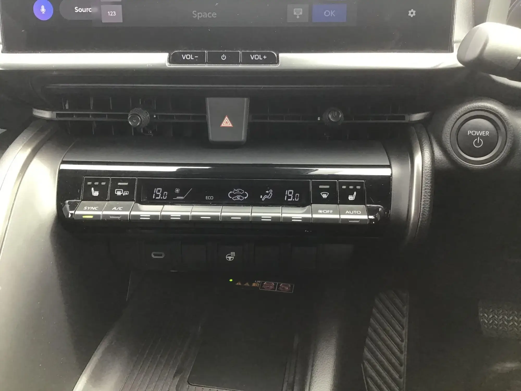 Toyota C-HR Plug-in Hybrid Image 8