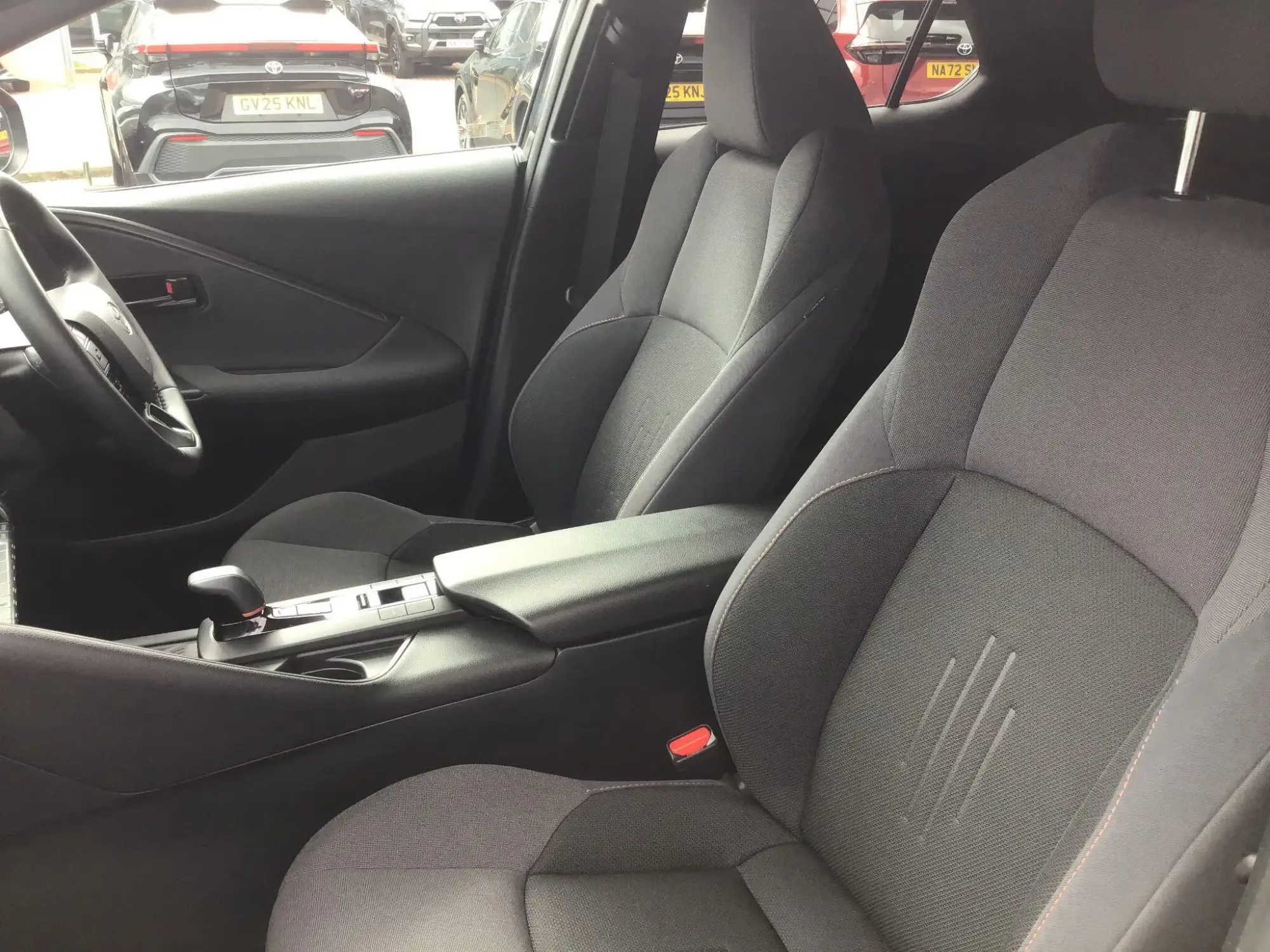 Toyota C-HR Plug-in Hybrid Image 13