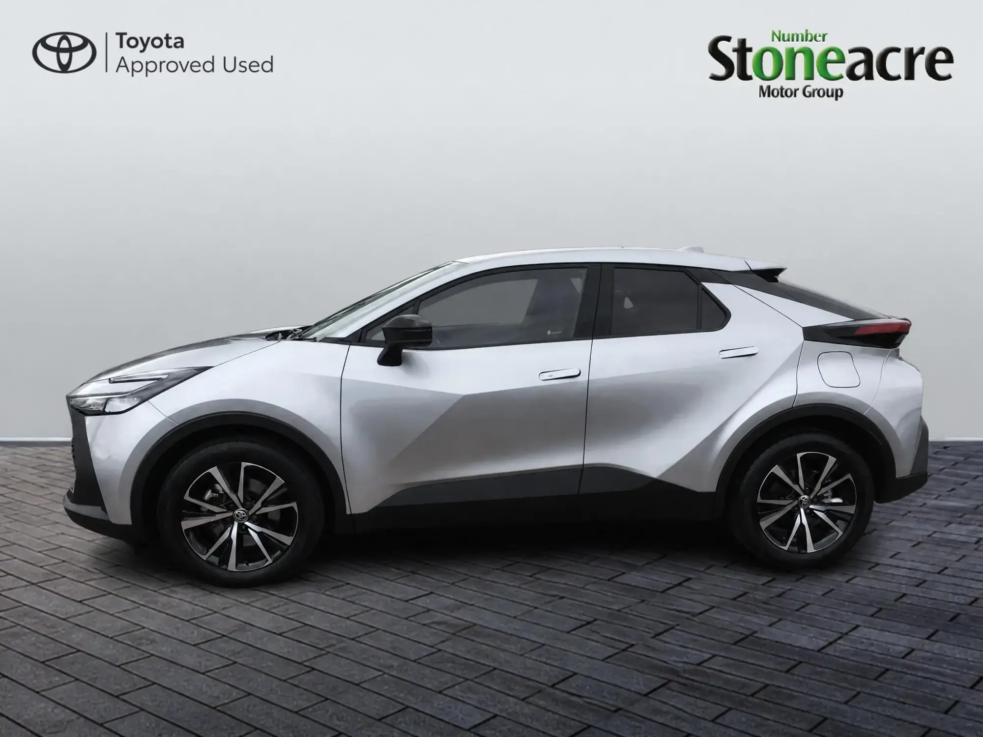 Toyota C-HR Plug-in Hybrid Image 18