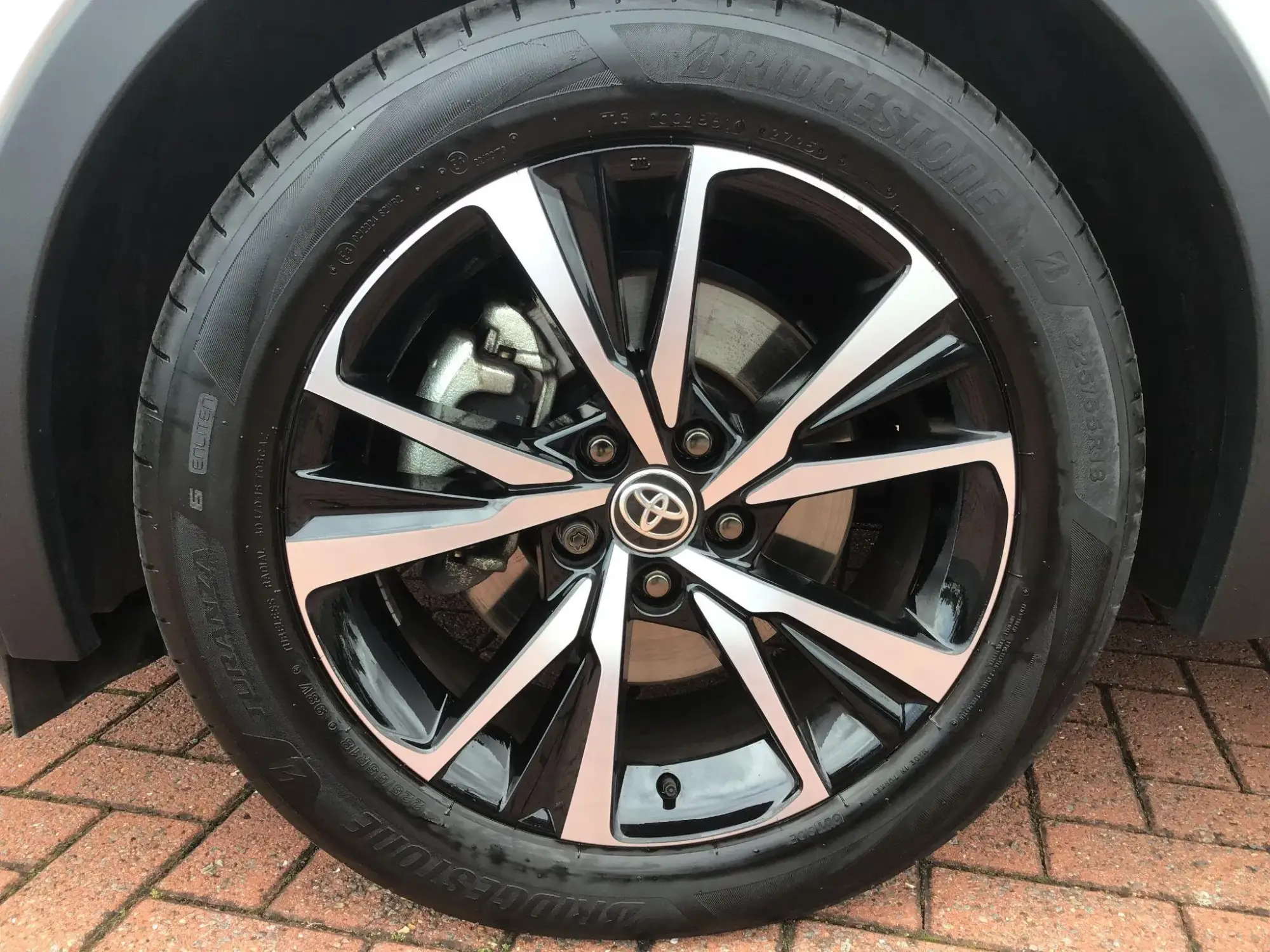 Toyota C-HR Plug-in Hybrid Image 19