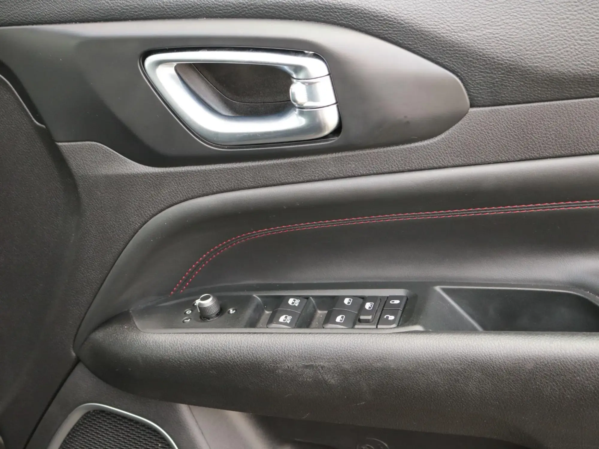 Jeep Compass 4XE Image 32 Jeep Compass 4XE Image 32