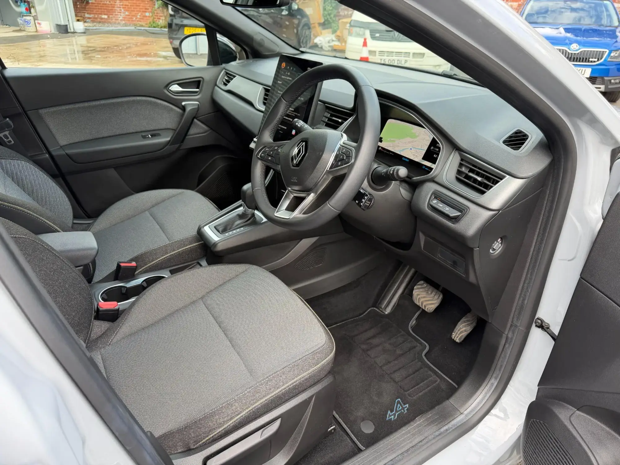 Renault Captur E-Tech Image 9