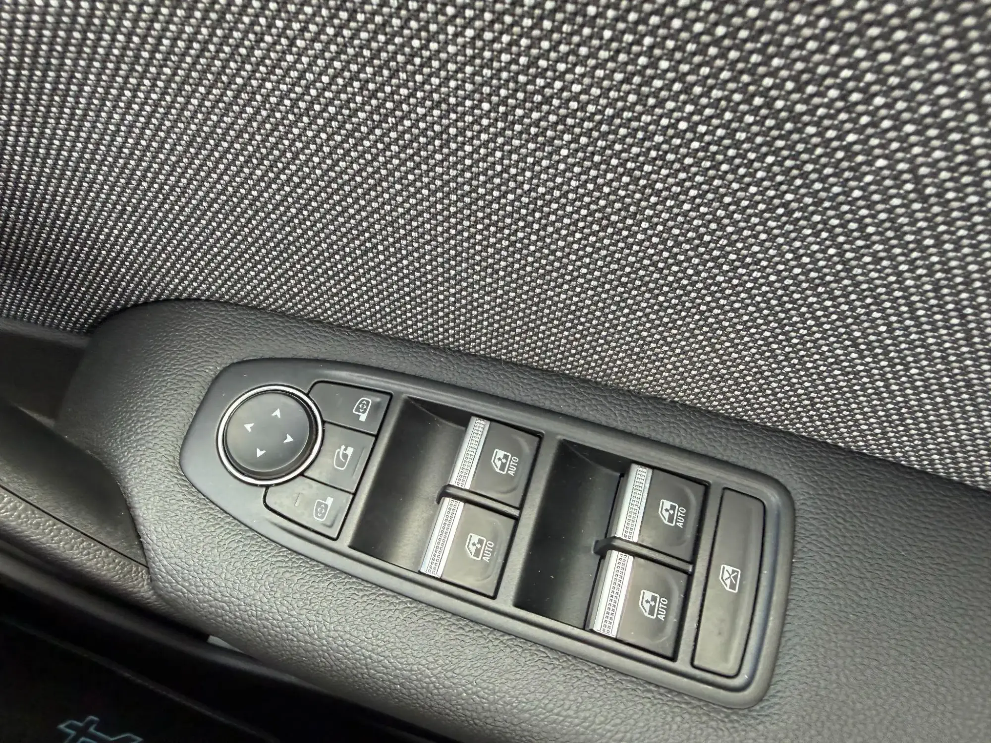Renault Captur E-Tech Image 21