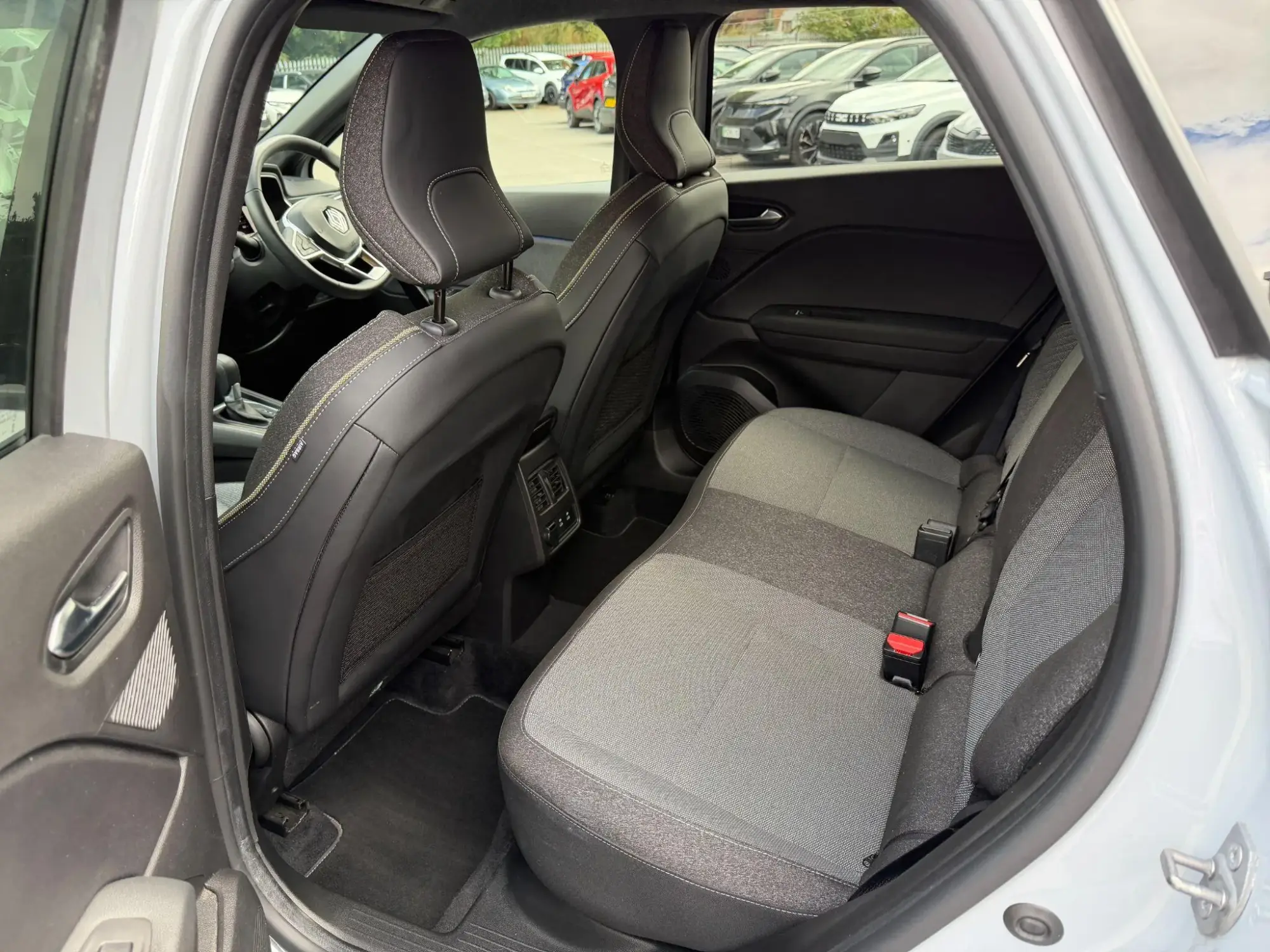 Renault Captur E-Tech Image 29