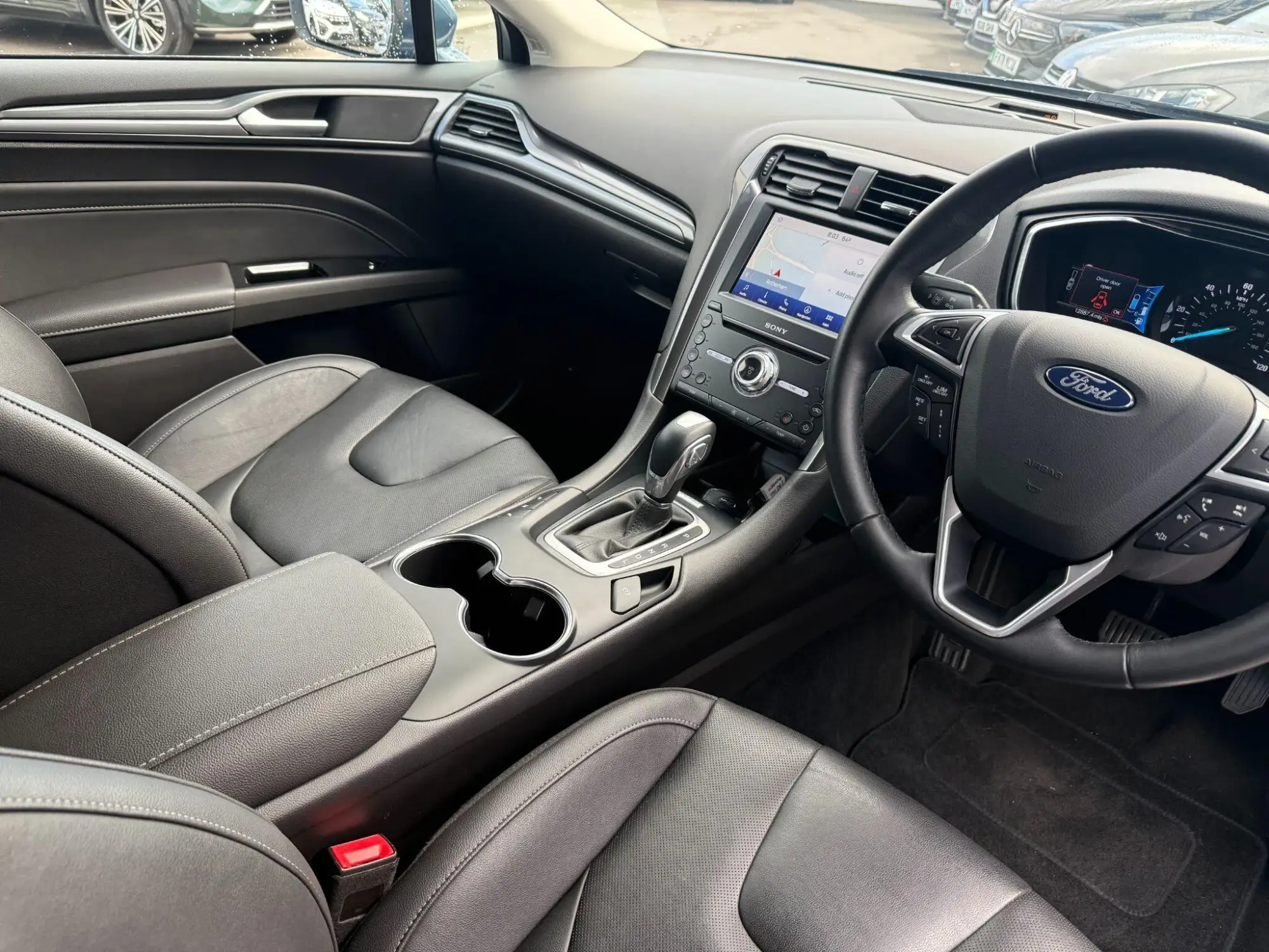 Ford Mondeo Image 13