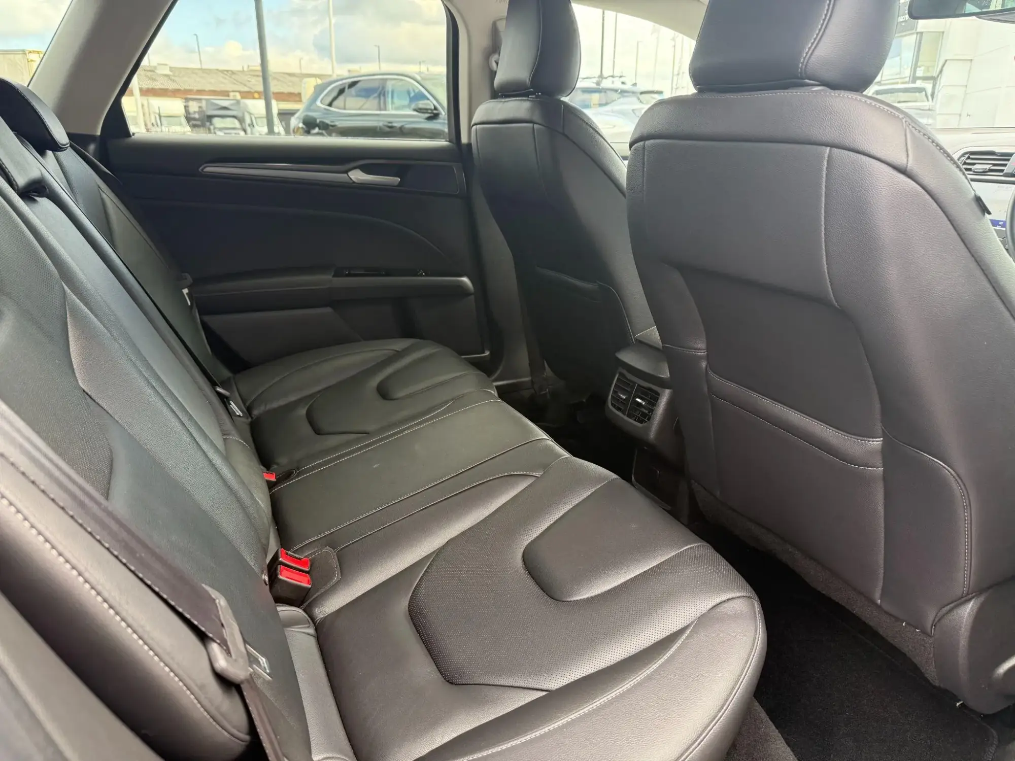 Ford Mondeo Image 18