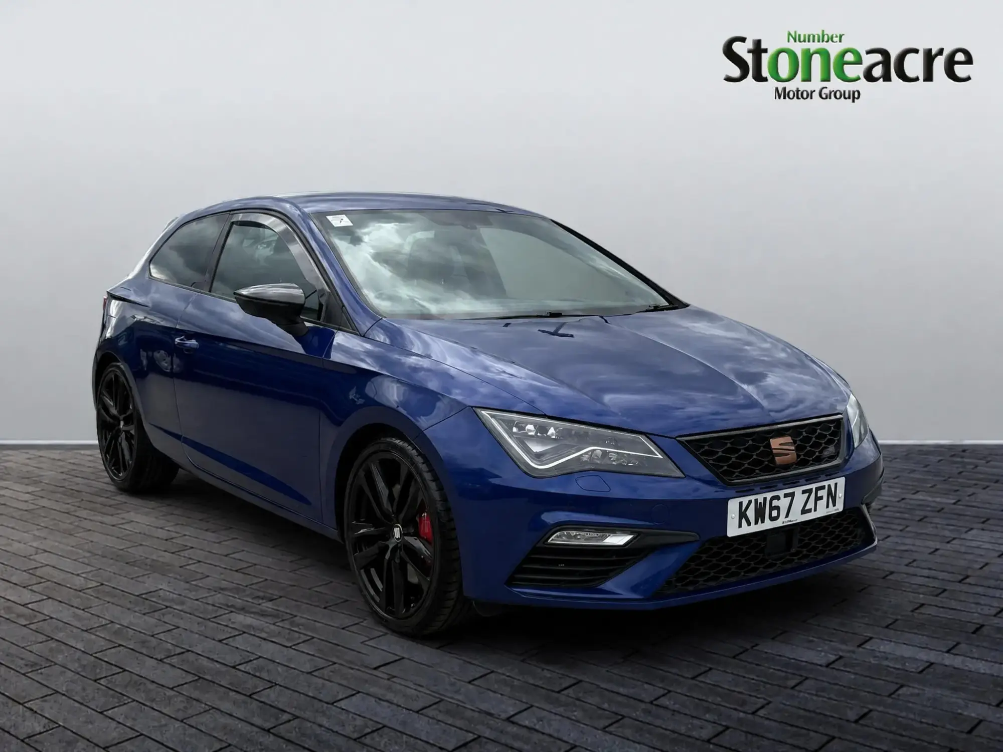 SEAT Leon 2.0 TSI Cupra 300 Sport Coupe DSG Euro 6 (s/s) 3dr KW67ZFN Image 1 SEAT Leon 2.0 TSI Cupra 300 Sport Coupe DSG Euro 6 (s/s) 3dr KW67ZFN Image 1