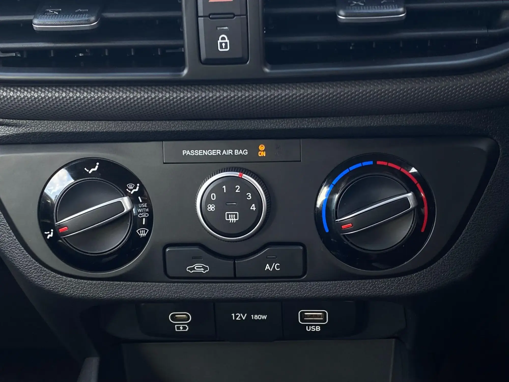 Hyundai i10 Image 17