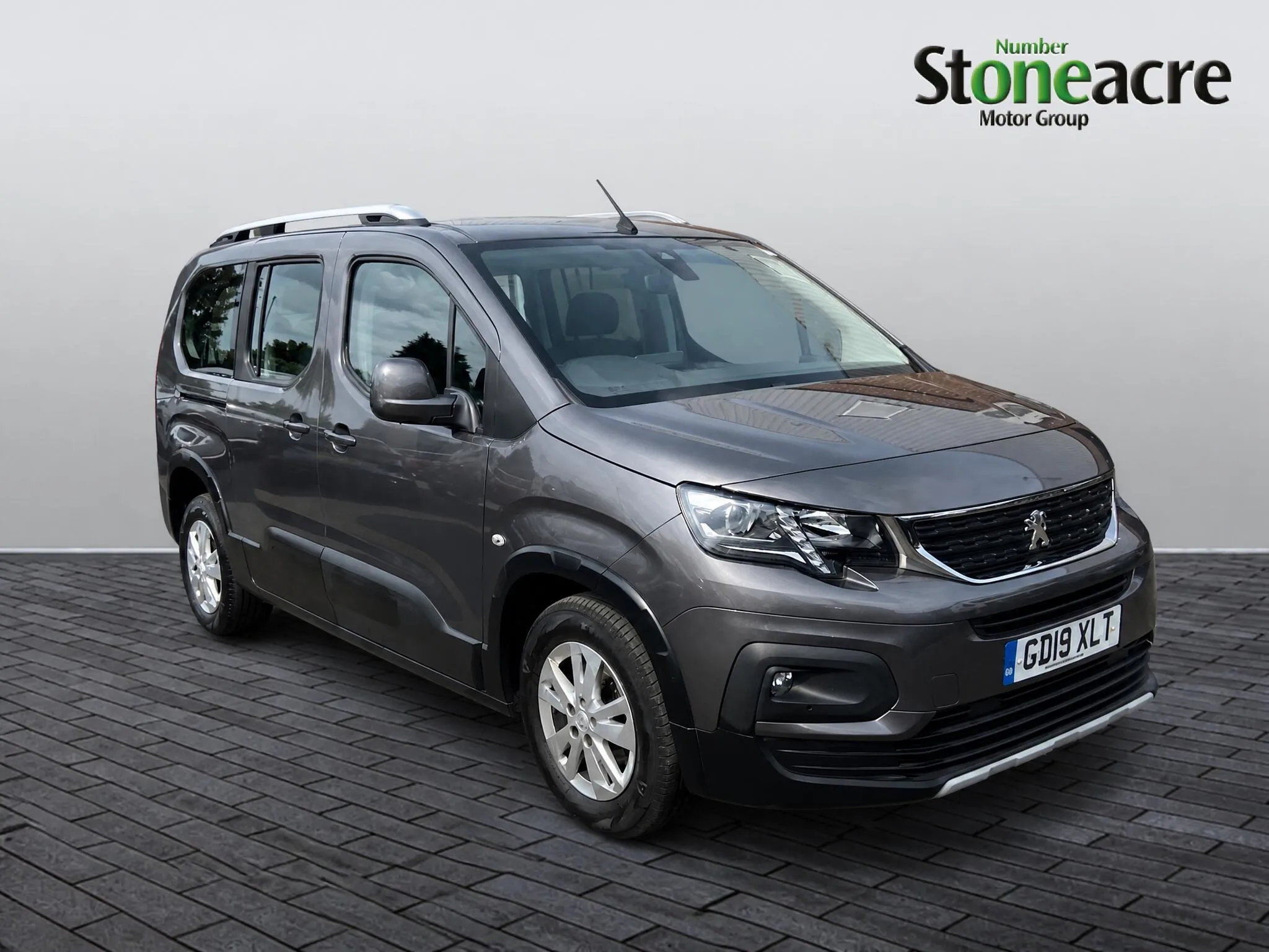Peugeot Rifter listing photo