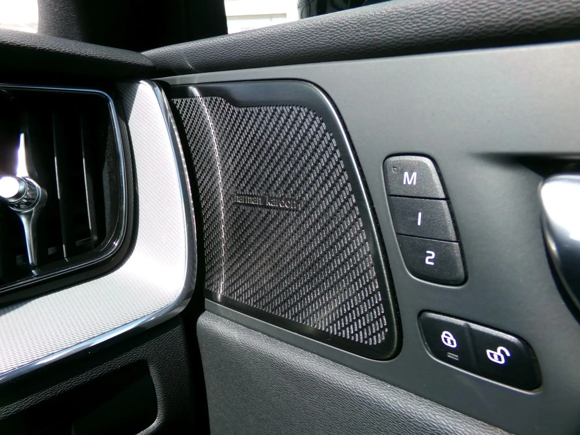 Volvo XC60 Image 14