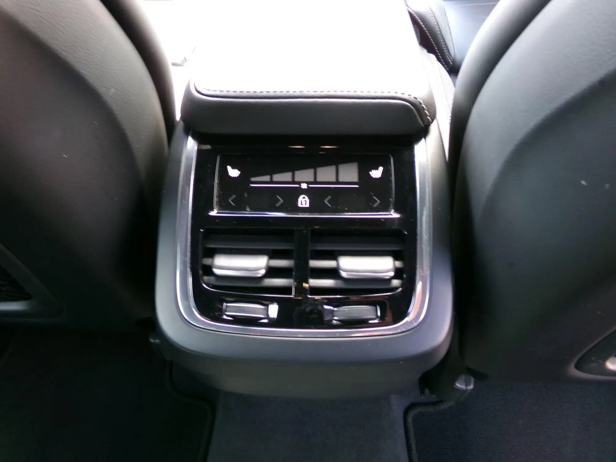 Volvo XC60 Image 19