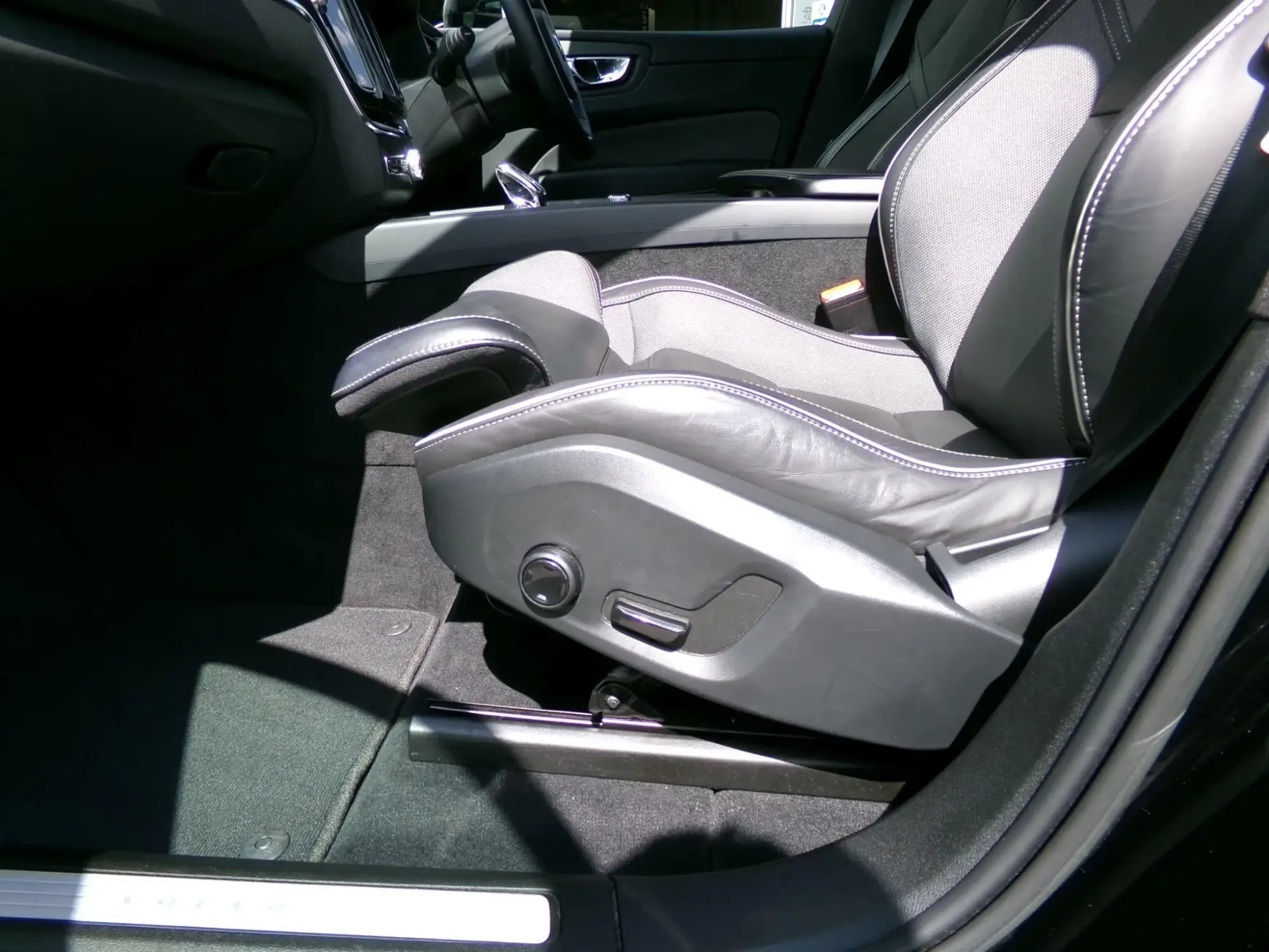 Volvo XC60 Image 21