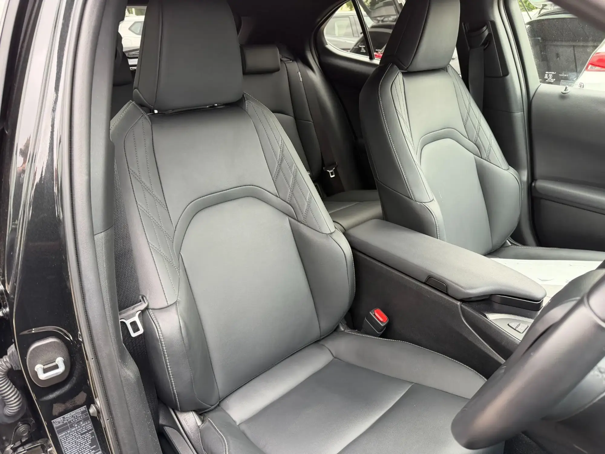 Lexus UX Self-Charging Hybrid Image 23 Lexus UX Self-Charging Hybrid Image 23