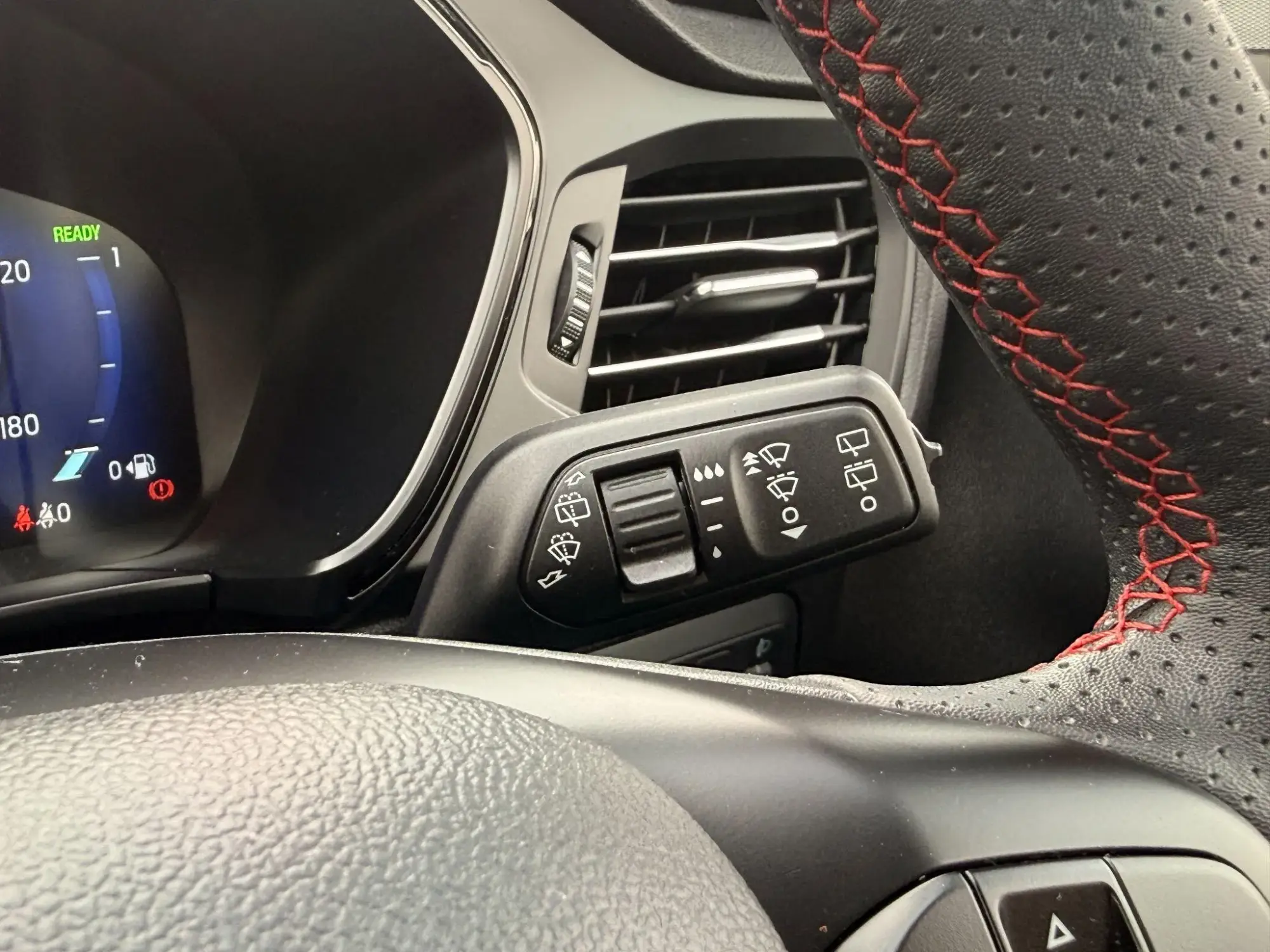 Ford Kuga Plug-In Hybrid Image 17 Ford Kuga Plug-In Hybrid Image 17