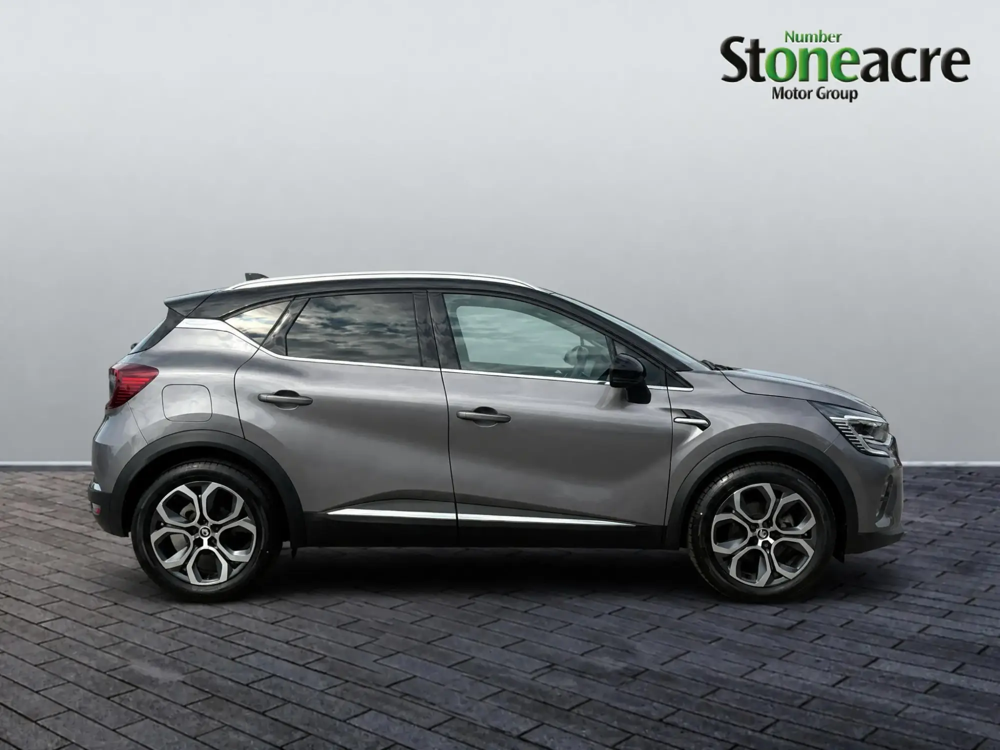 Renault Captur E-Tech Image 7