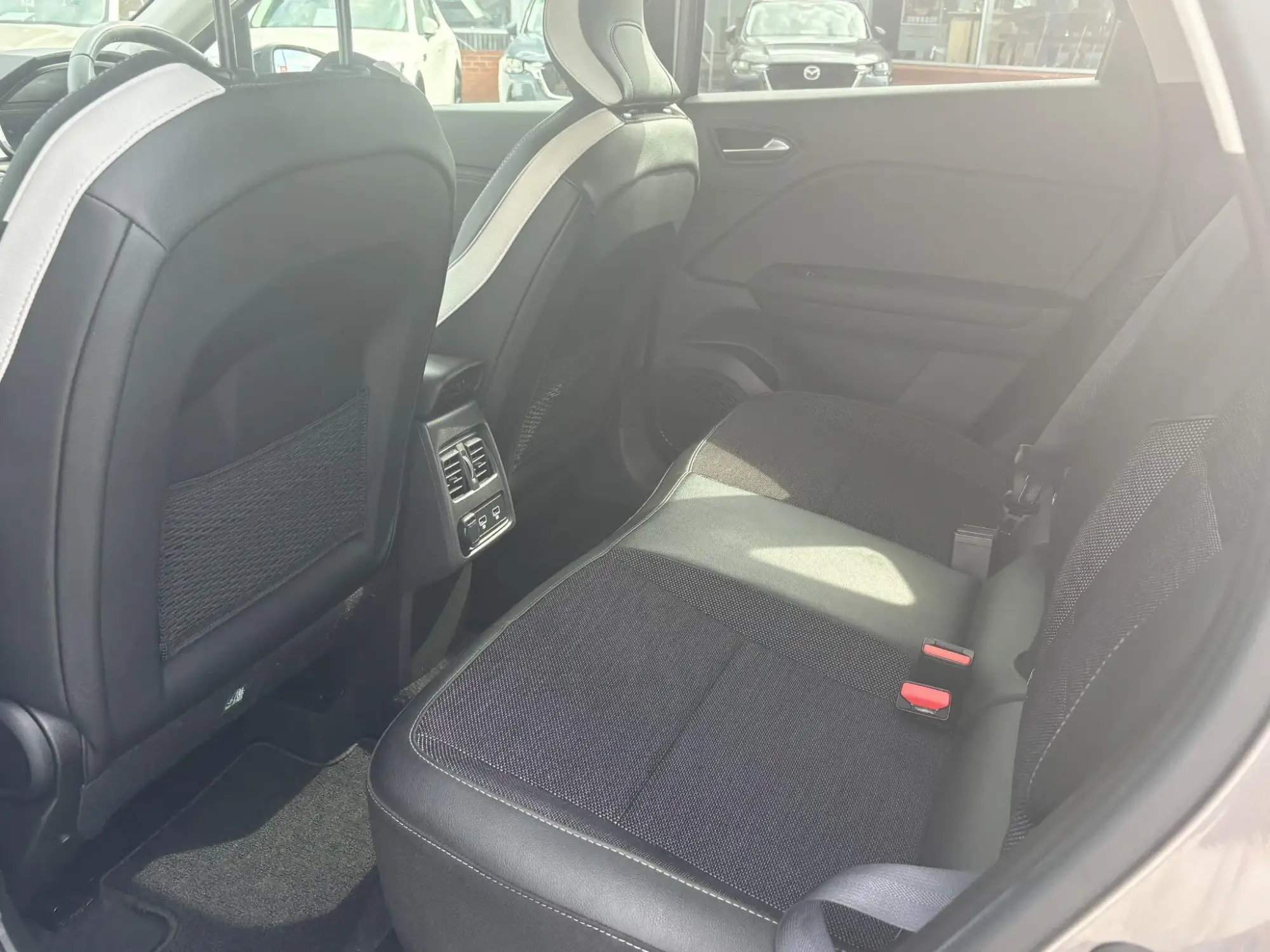 Renault Captur E-Tech Image 12