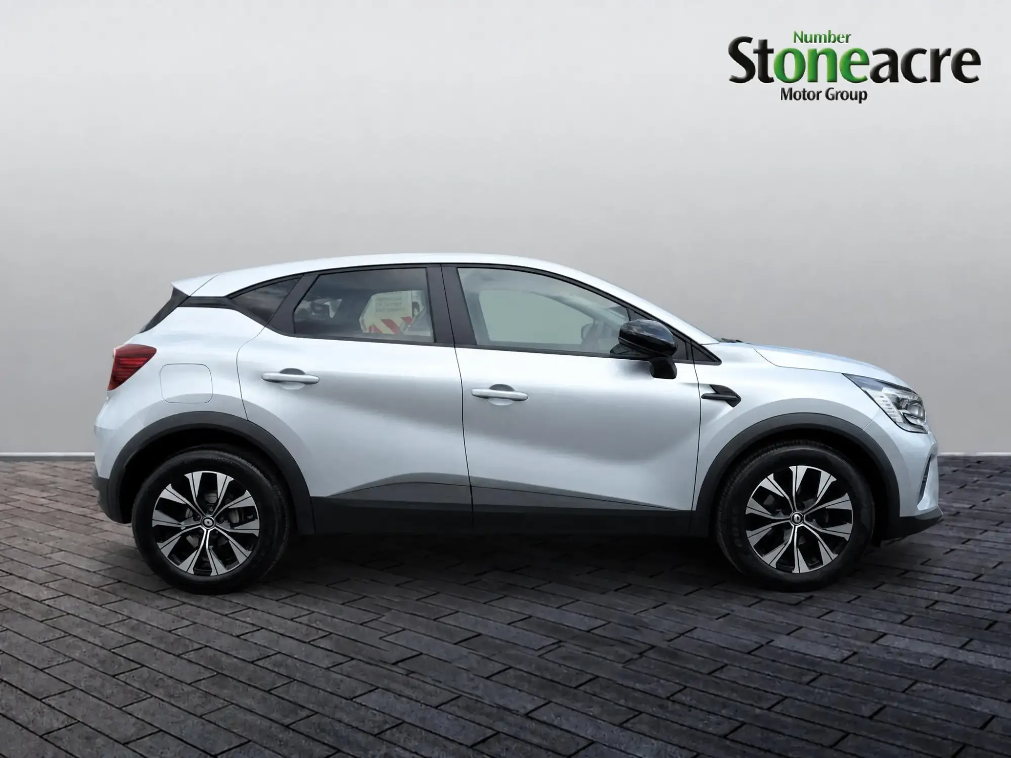 Renault Captur Image 2