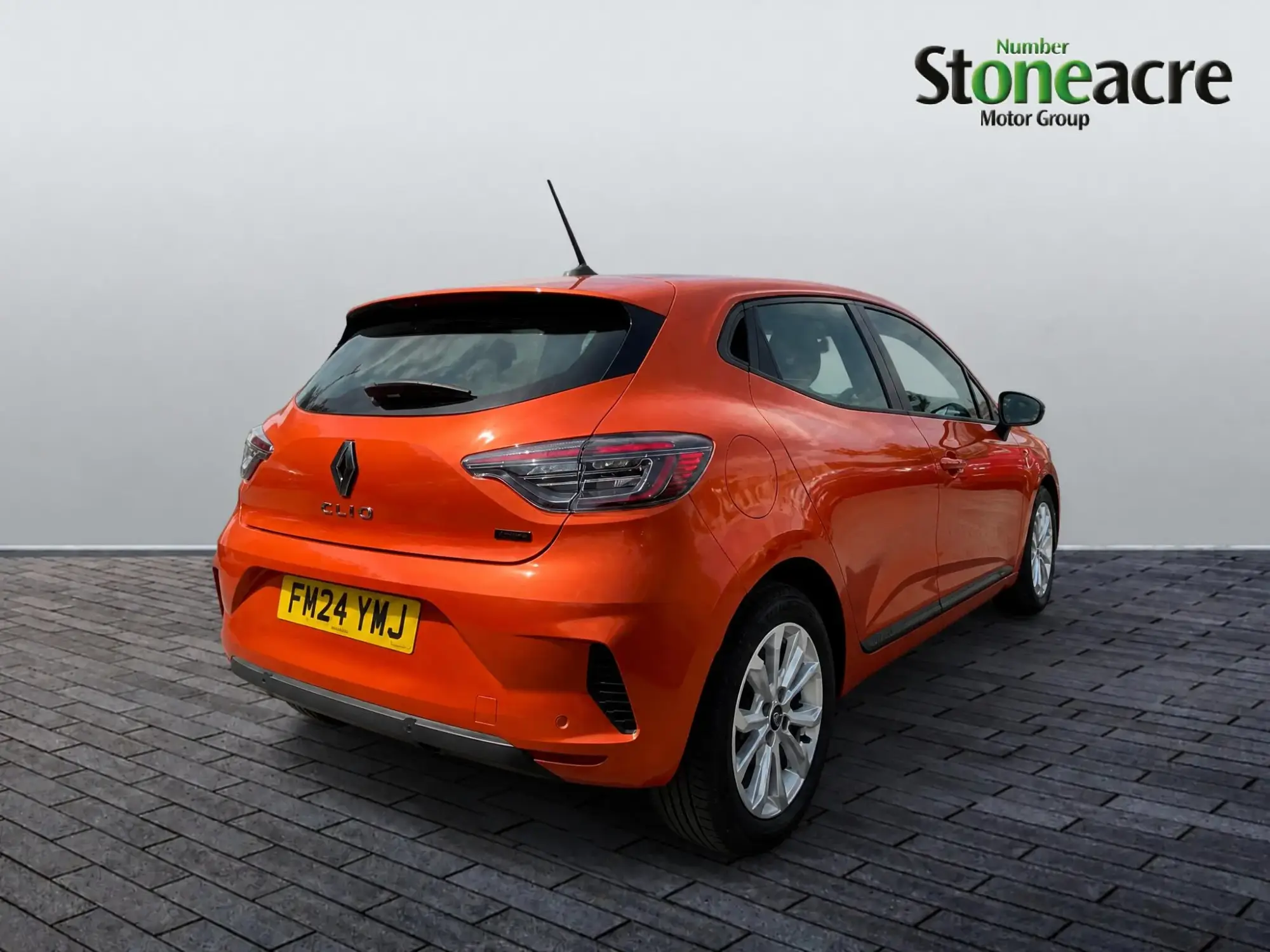 Renault Clio E-Tech Image 8