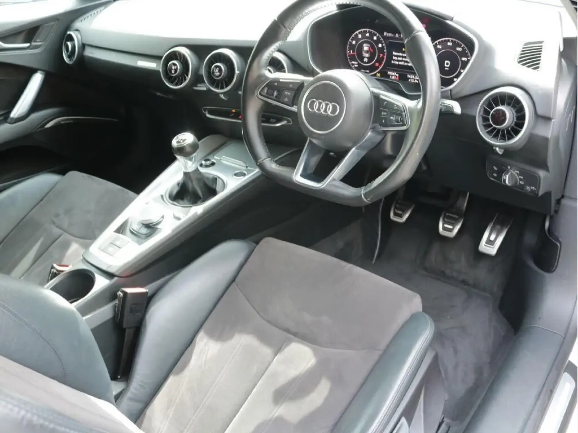 Audi TT Image 15 Audi TT Image 15