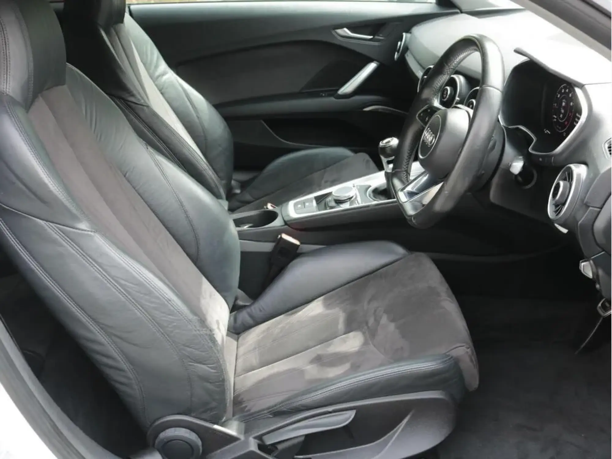 Audi TT Image 14 Audi TT Image 14