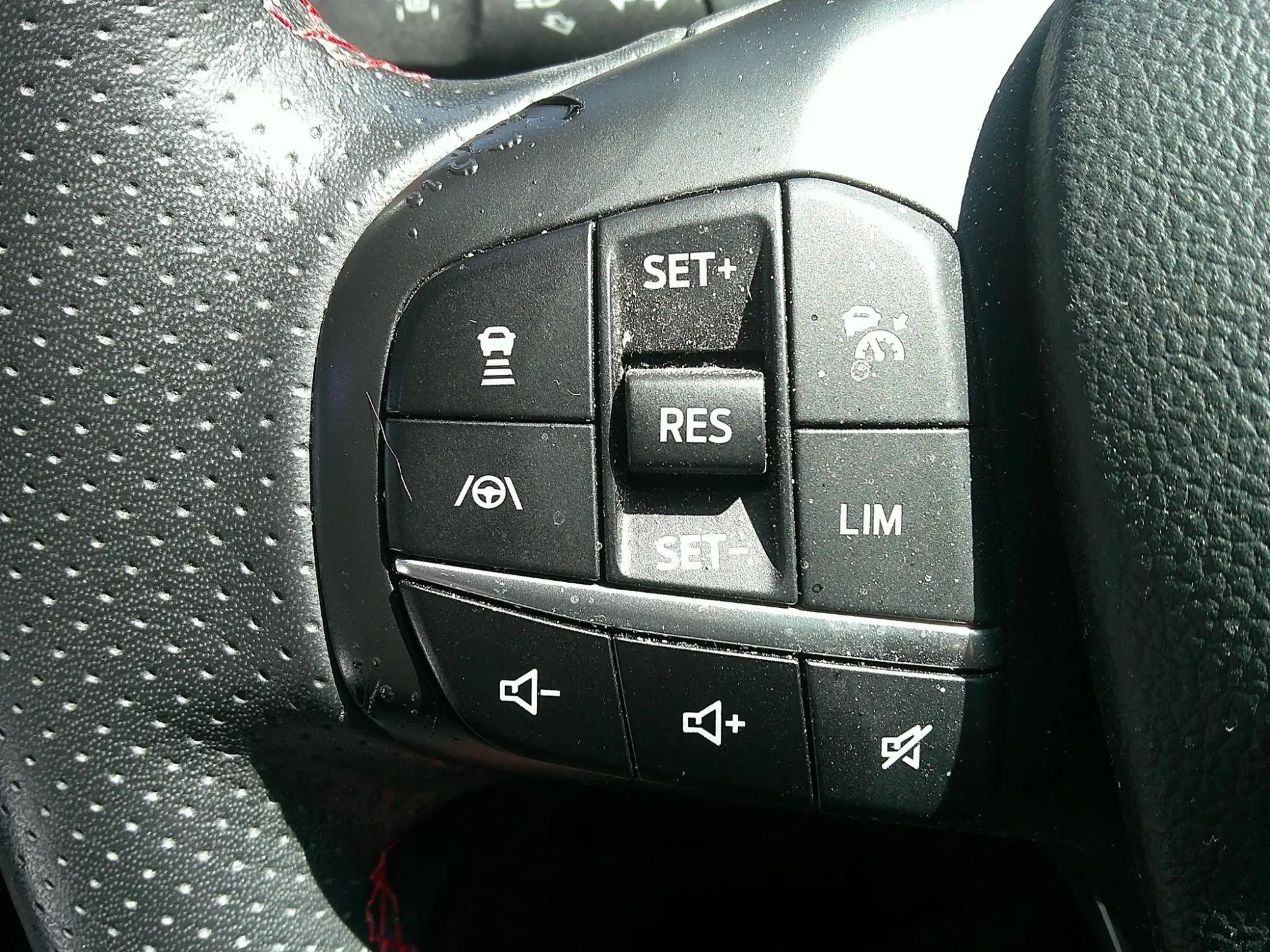 Ford Kuga Plug-In Hybrid Image 16 Ford Kuga Plug-In Hybrid Image 16
