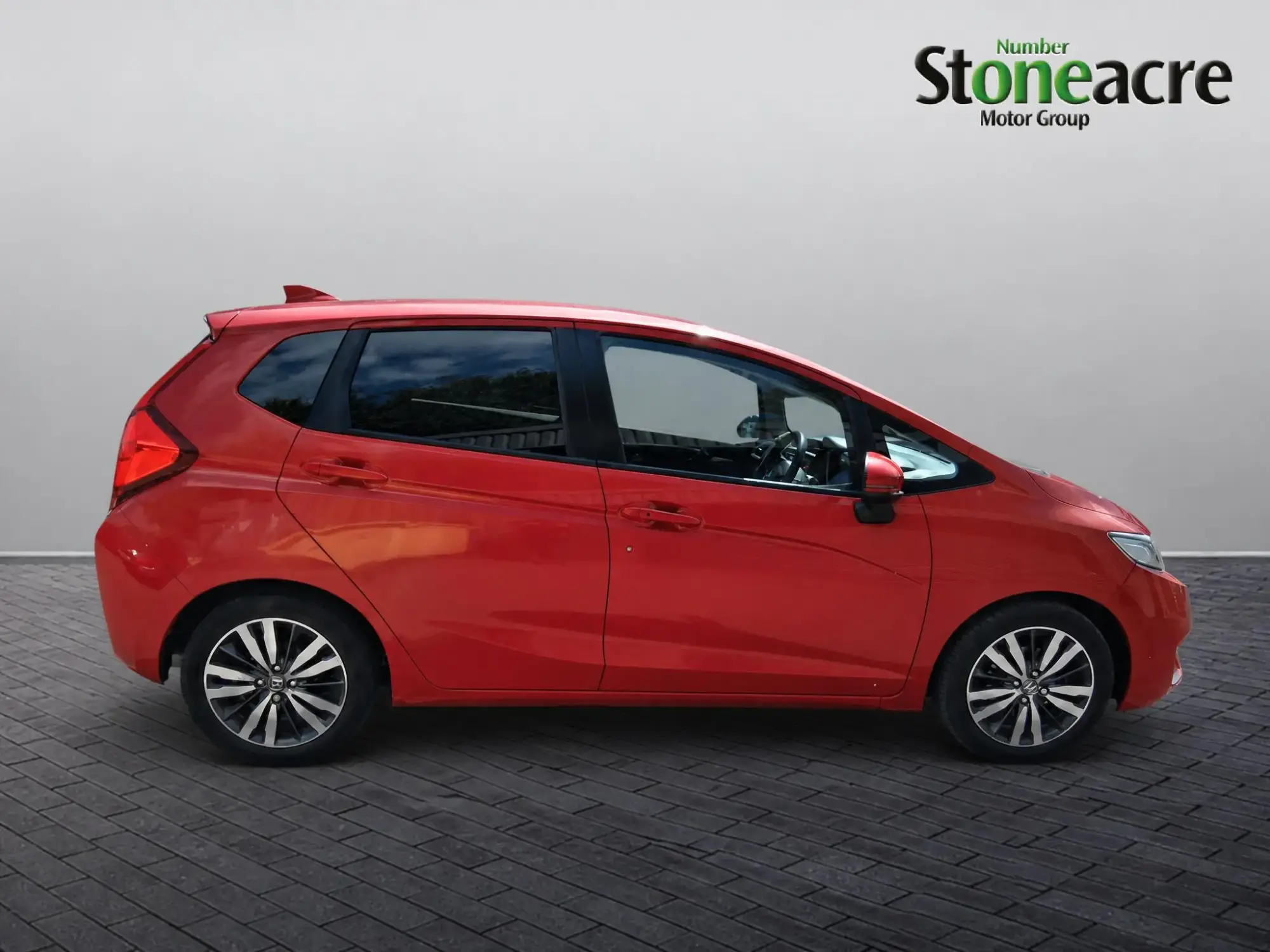 Honda Jazz 1.3 i-VTEC EX Hatchback 5dr Petrol CVT Euro 6 (s/s) (102 ps) YW67DZE Image 2 Honda Jazz 1.3 i-VTEC EX Hatchback 5dr Petrol CVT Euro 6 (s/s) (102 ps) YW67DZE Image 2