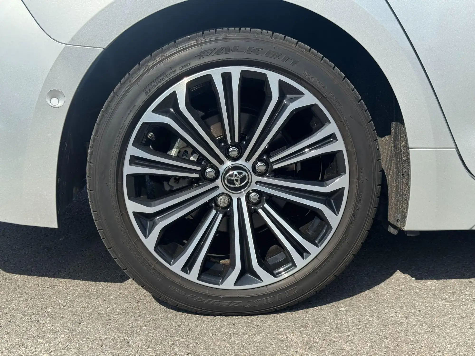 Toyota Corolla Touring Sports Image 11