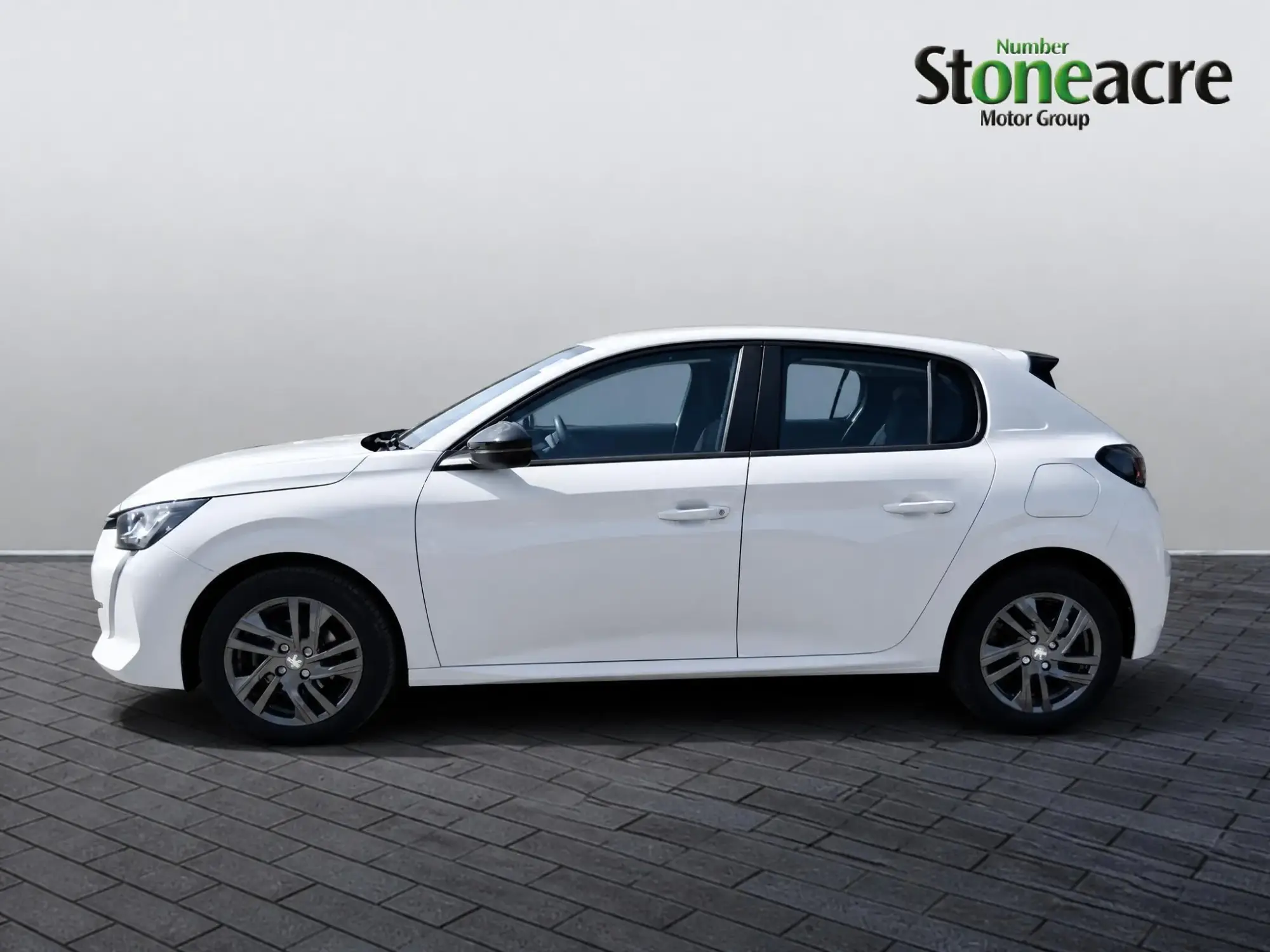 Peugeot 208 Image 6