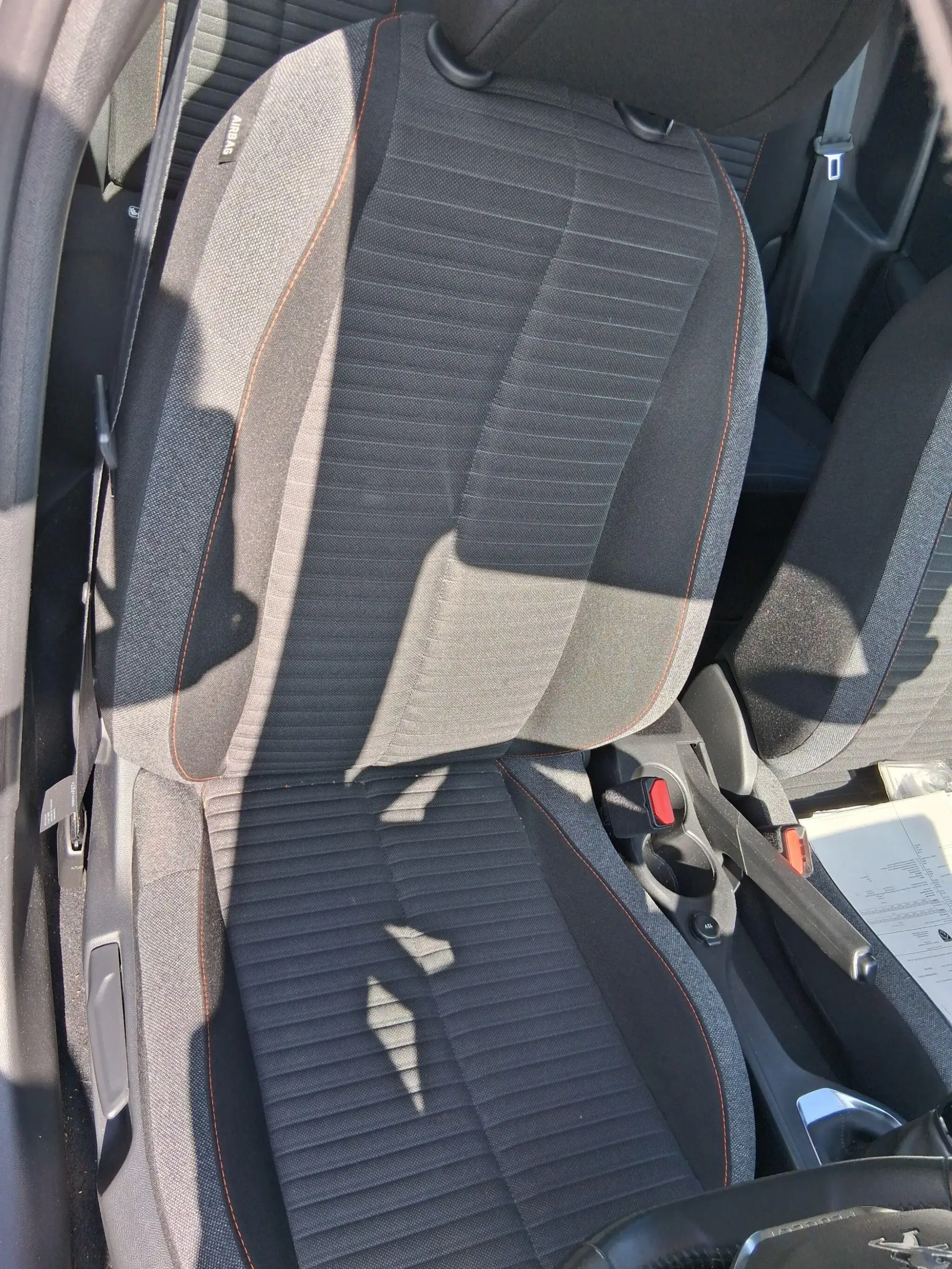 Peugeot 208 Image 16