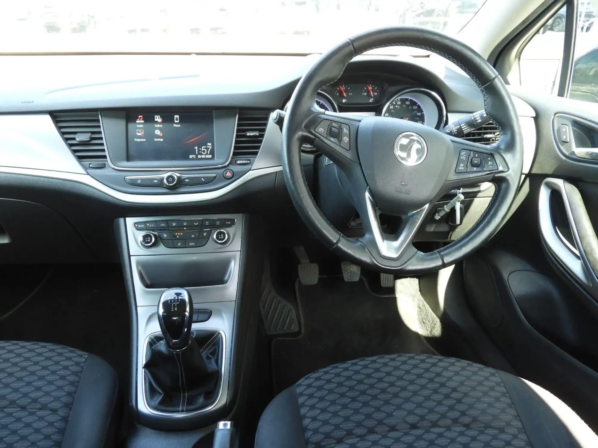 Vauxhall Astra Image 12 Vauxhall Astra Image 12