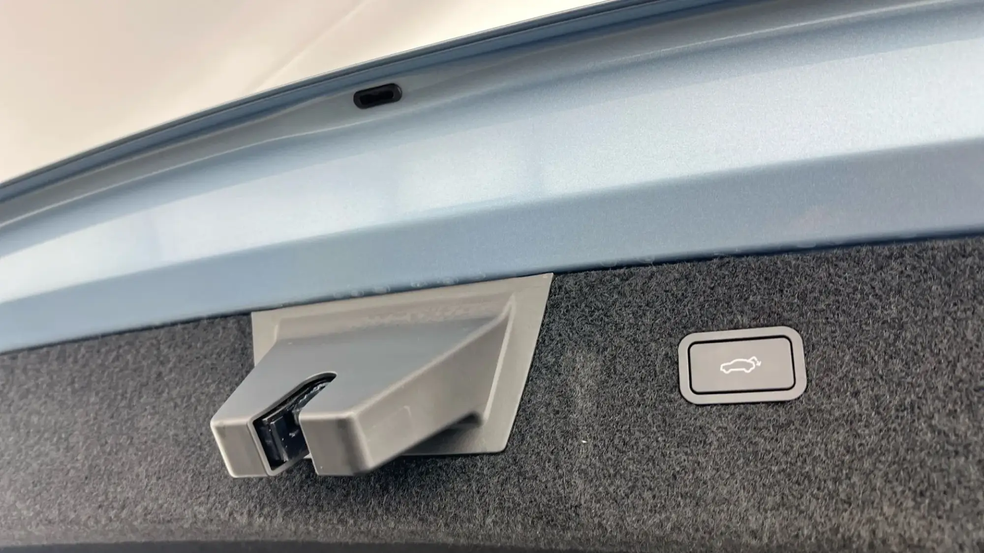 Polestar 4 SUV Image 30 Polestar 4 SUV Image 30