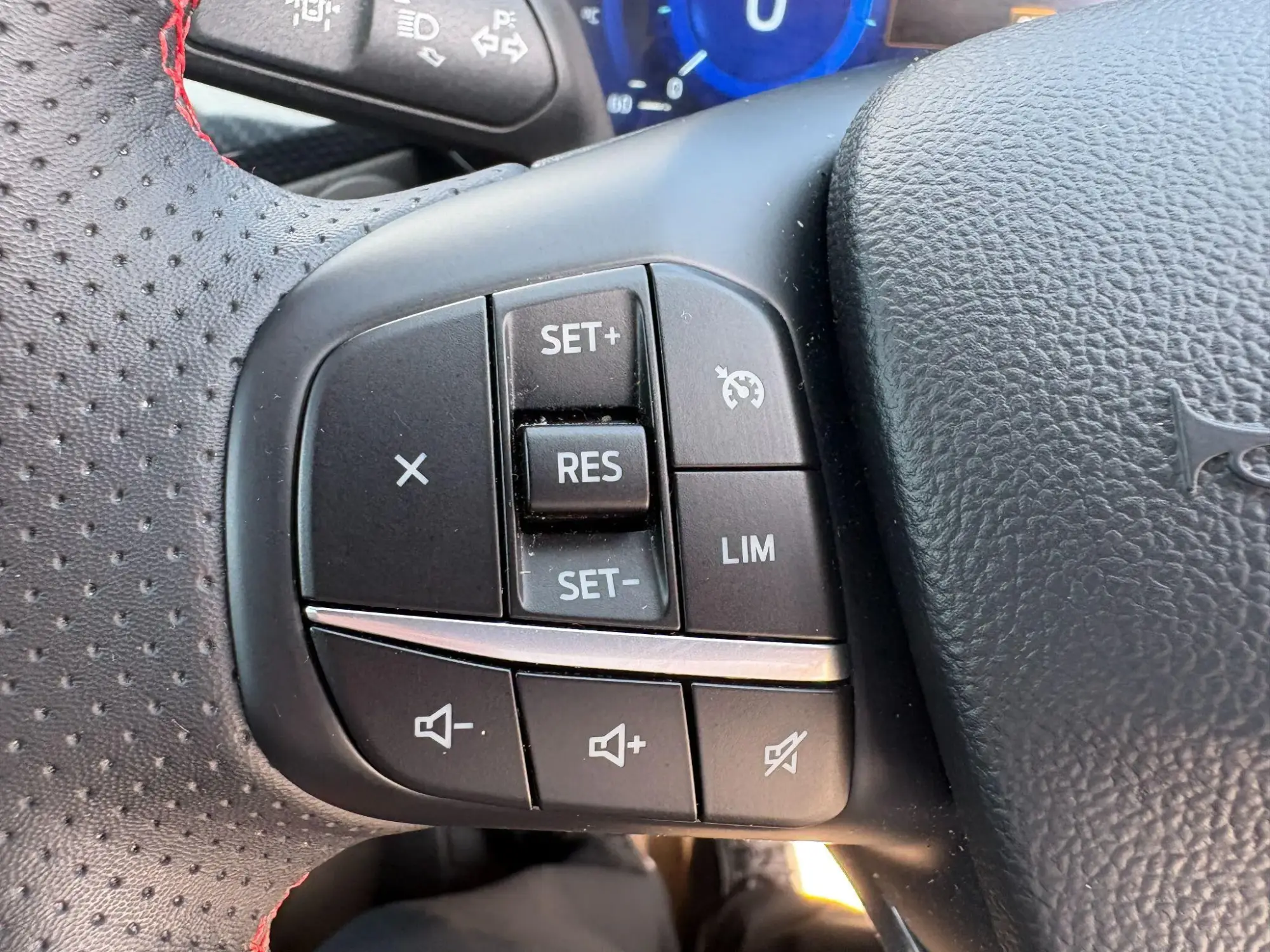 Ford Kuga Hybrid Image 14 Ford Kuga Hybrid Image 14