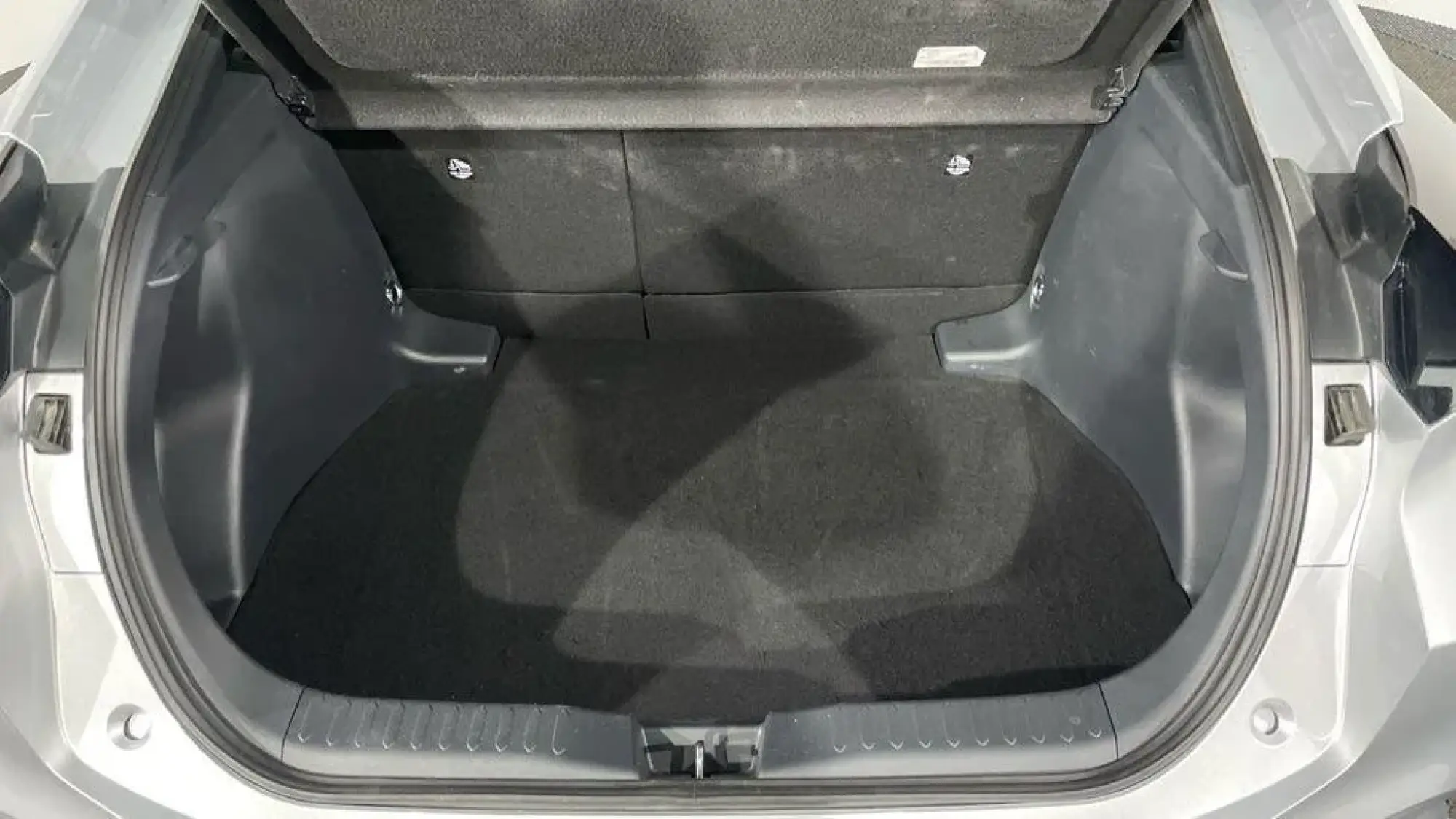 Toyota C-HR Self-Charging Hybrid Image 10 Toyota C-HR Self-Charging Hybrid Image 10