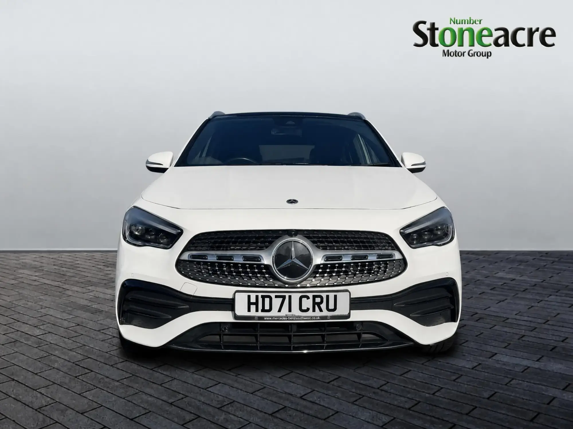 Mercedes-Benz GLA Image 8