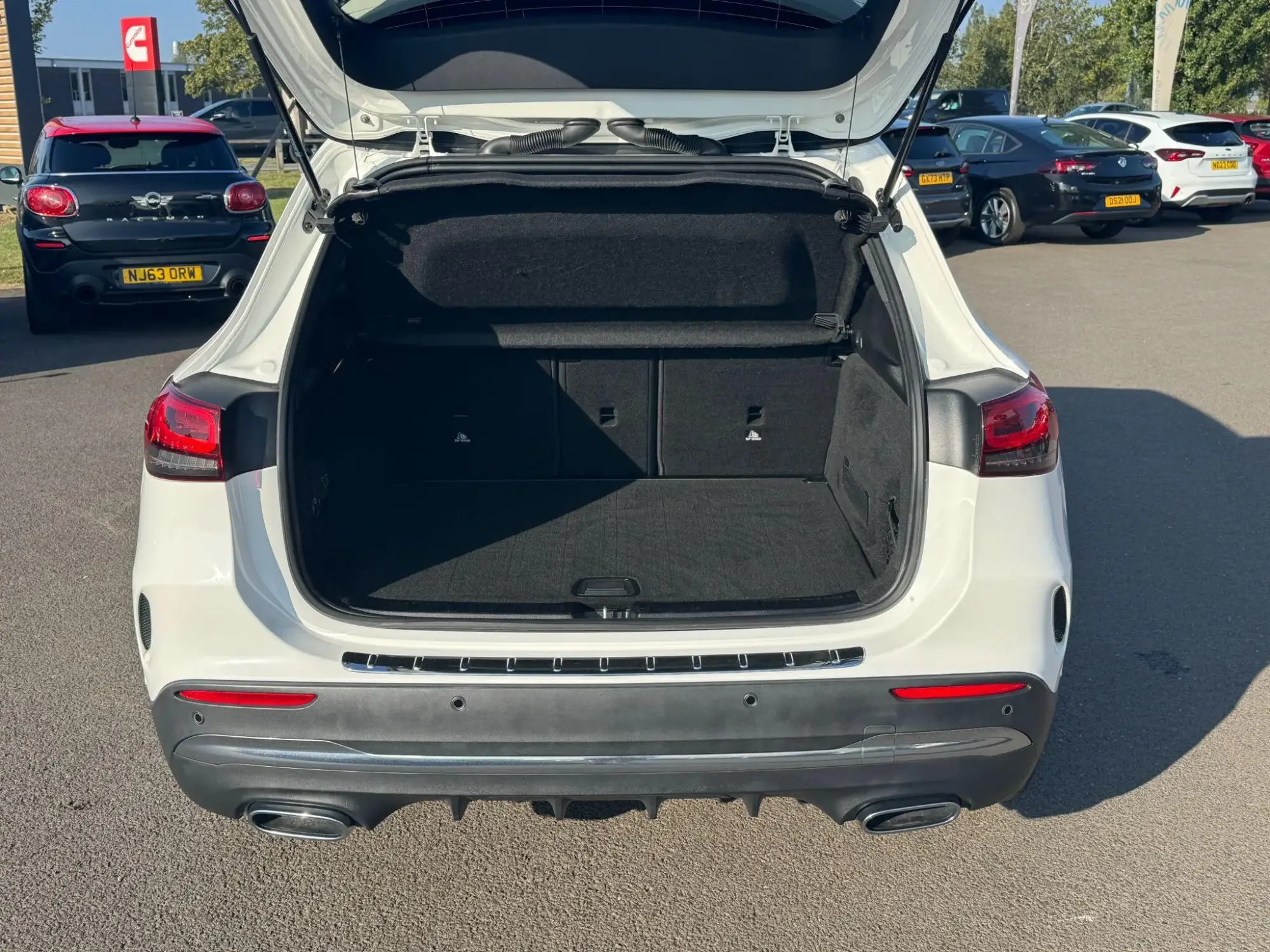 Mercedes-Benz GLA Image 10