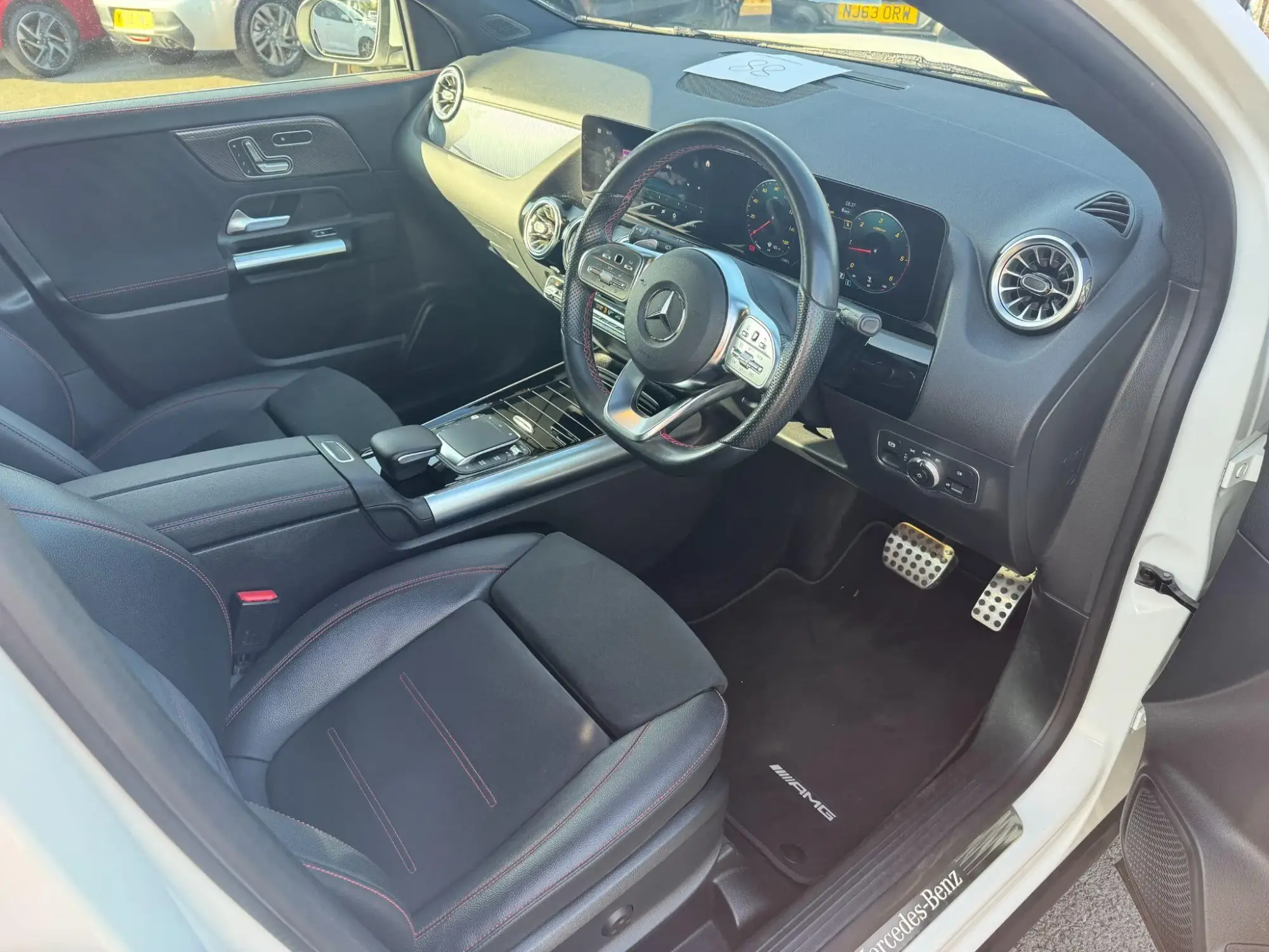 Mercedes-Benz GLA Image 11