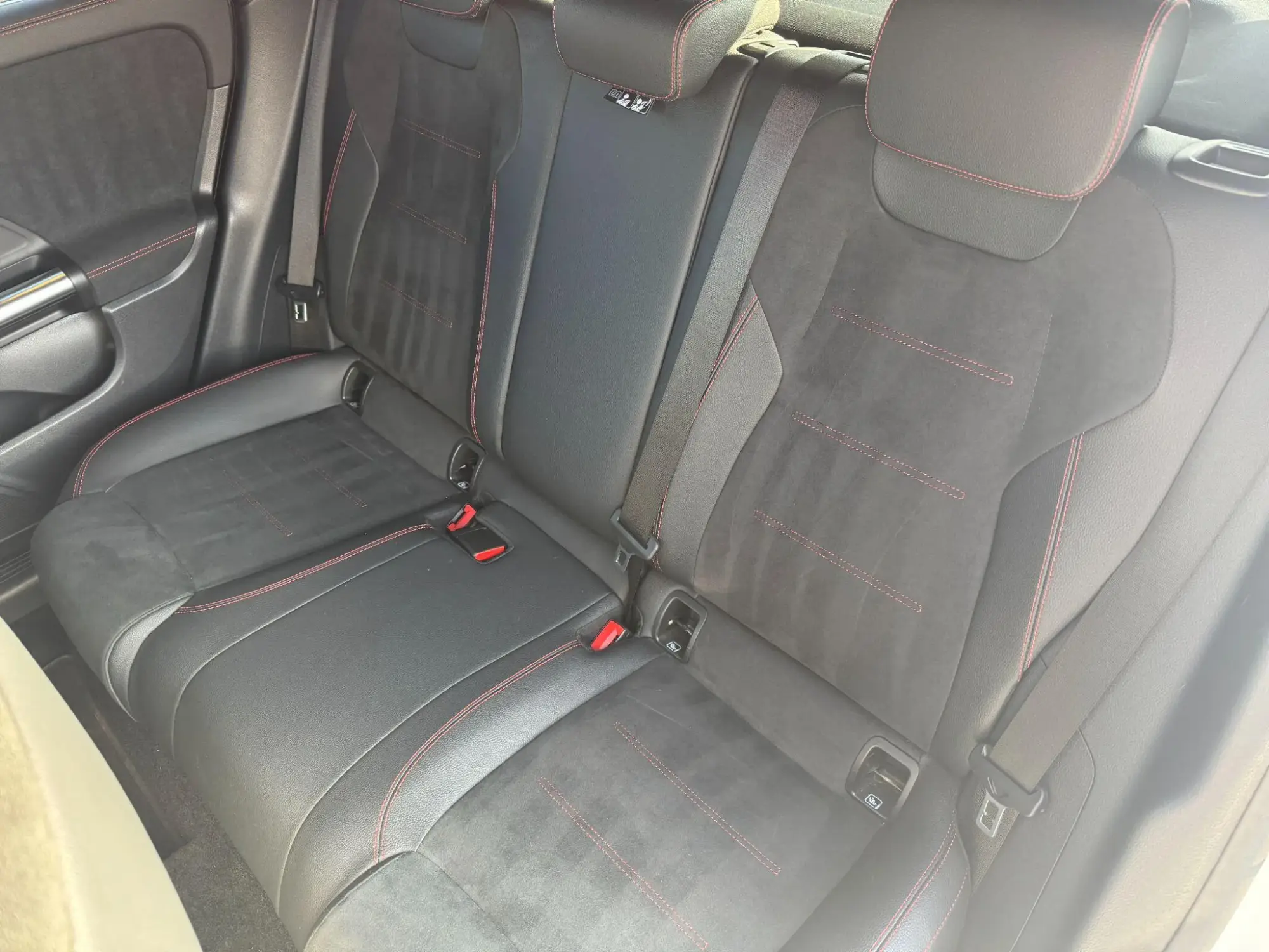 Mercedes-Benz GLA Image 13