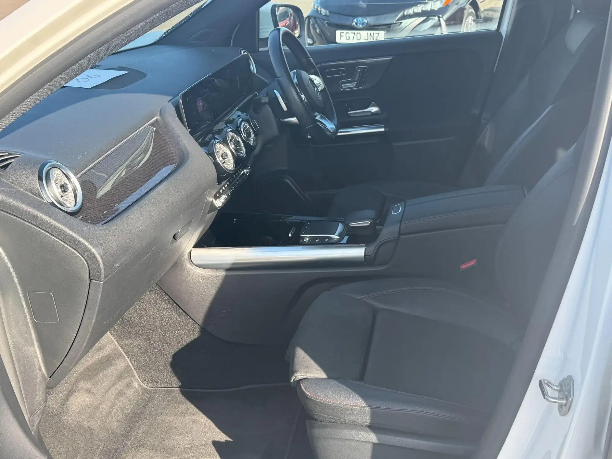 Mercedes-Benz GLA Image 14