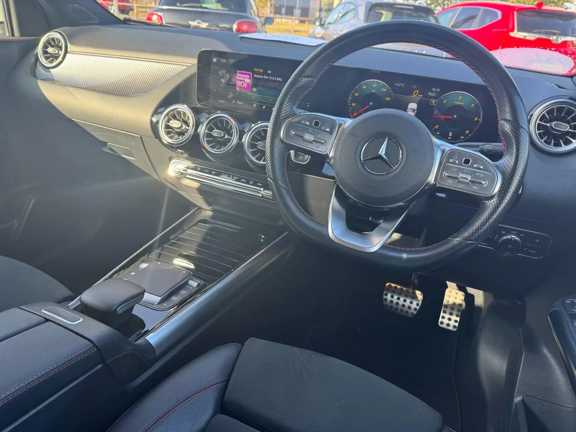 Mercedes-Benz GLA Image 16