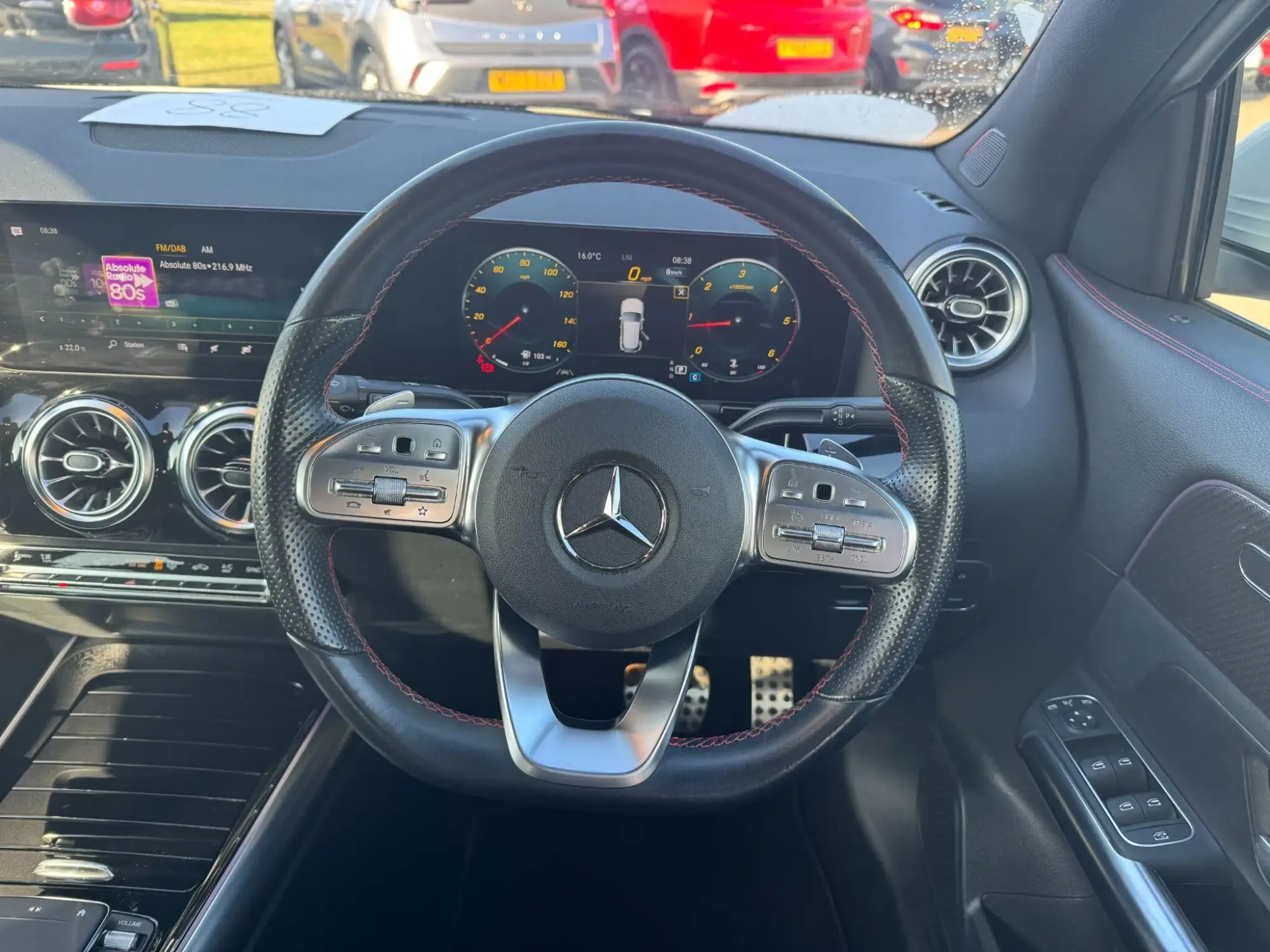 Mercedes-Benz GLA Image 17