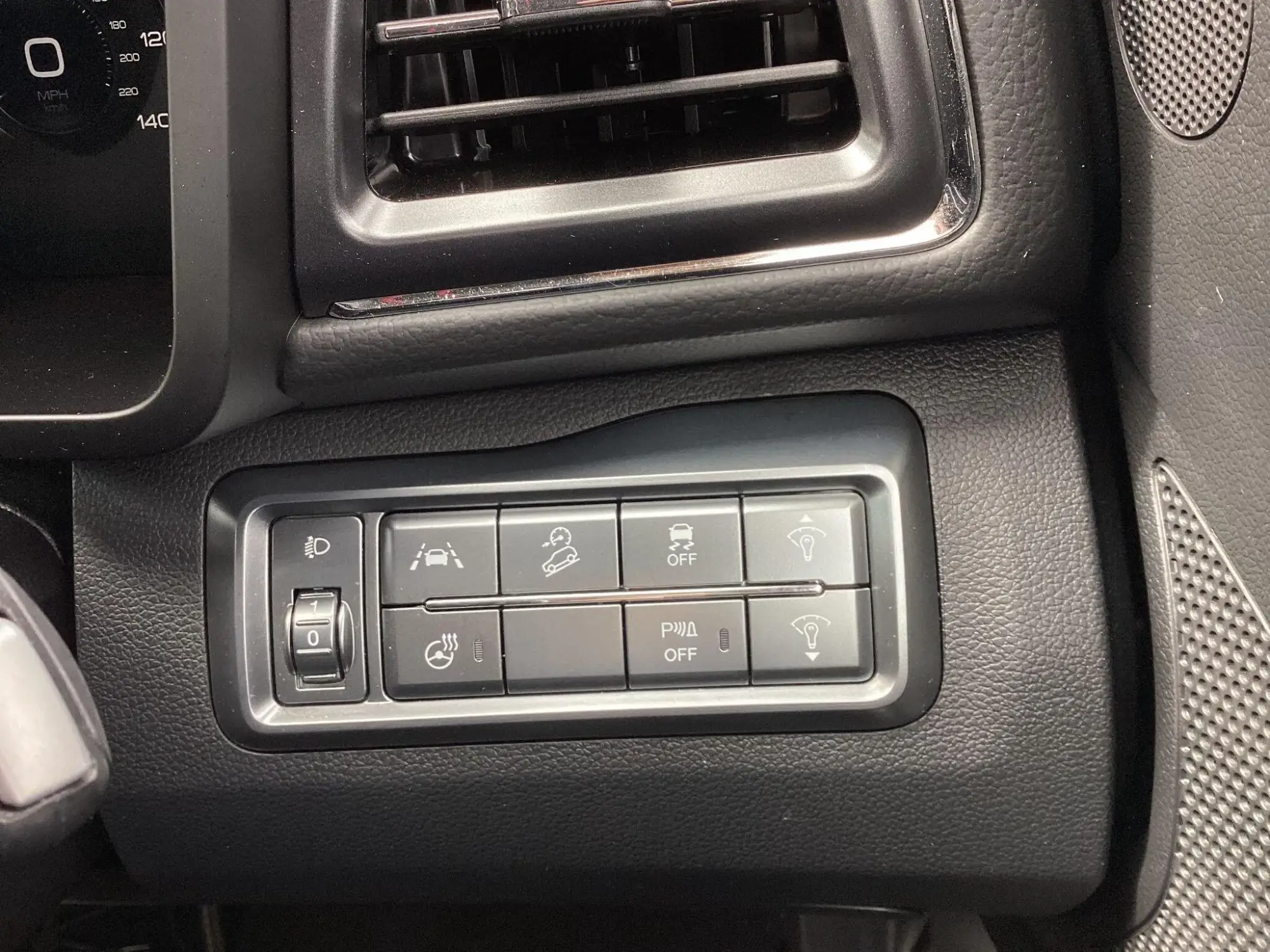 SSangyong Tivoli Image 27