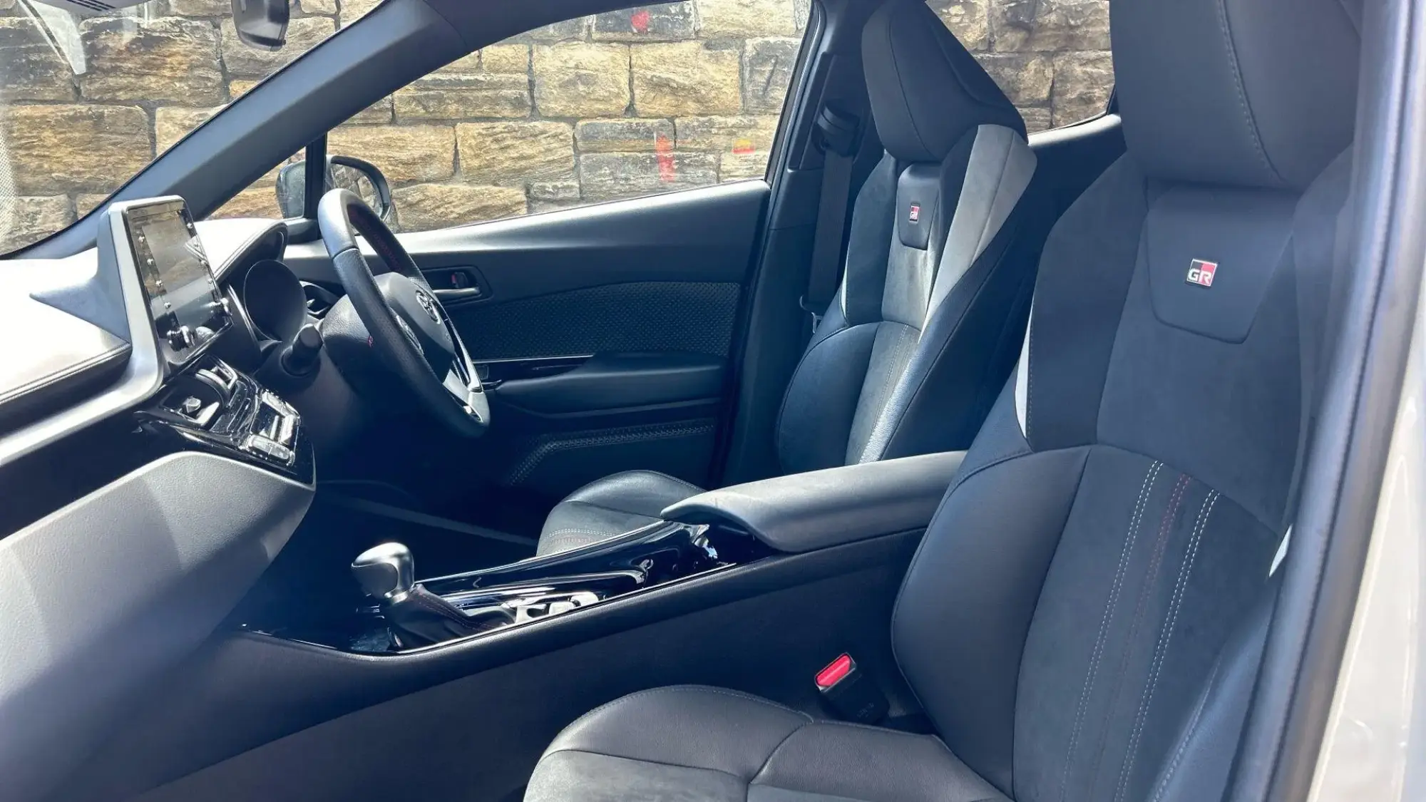 Toyota C-HR Self-Charging Hybrid Image 12