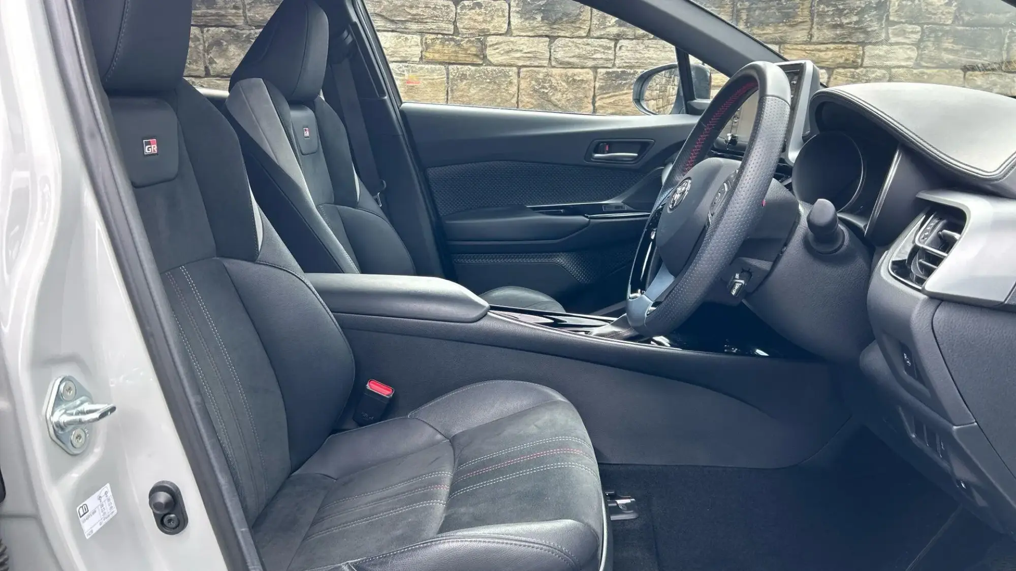 Toyota C-HR Self-Charging Hybrid Image 13