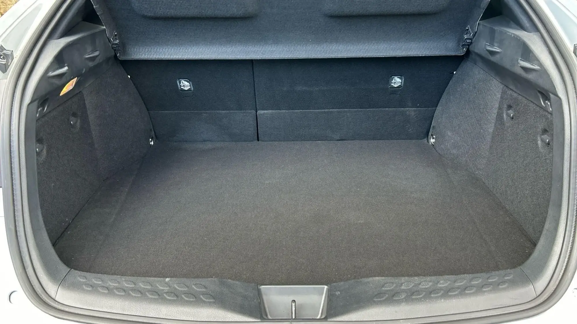 Toyota C-HR Self-Charging Hybrid Image 16