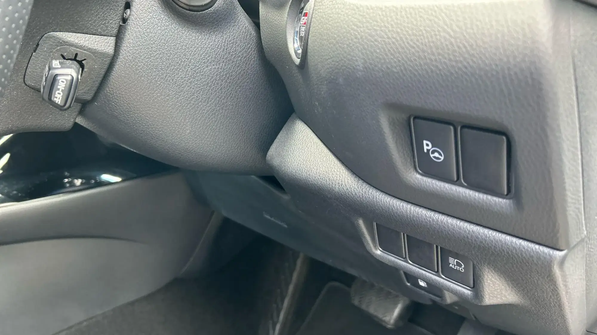 Toyota C-HR Self-Charging Hybrid Image 28